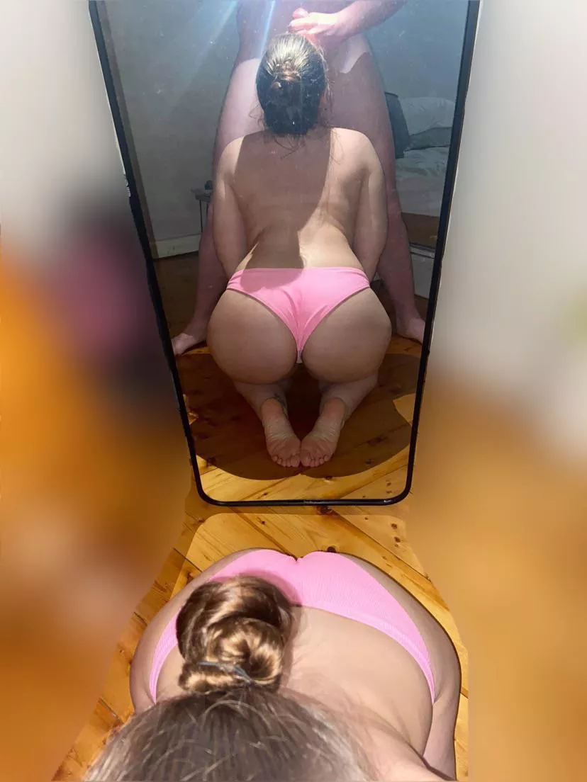 I love getting on my knees for you 😈 🍑 especially because I crave cock 24/7 🤤 posted by Greengoddessedibles