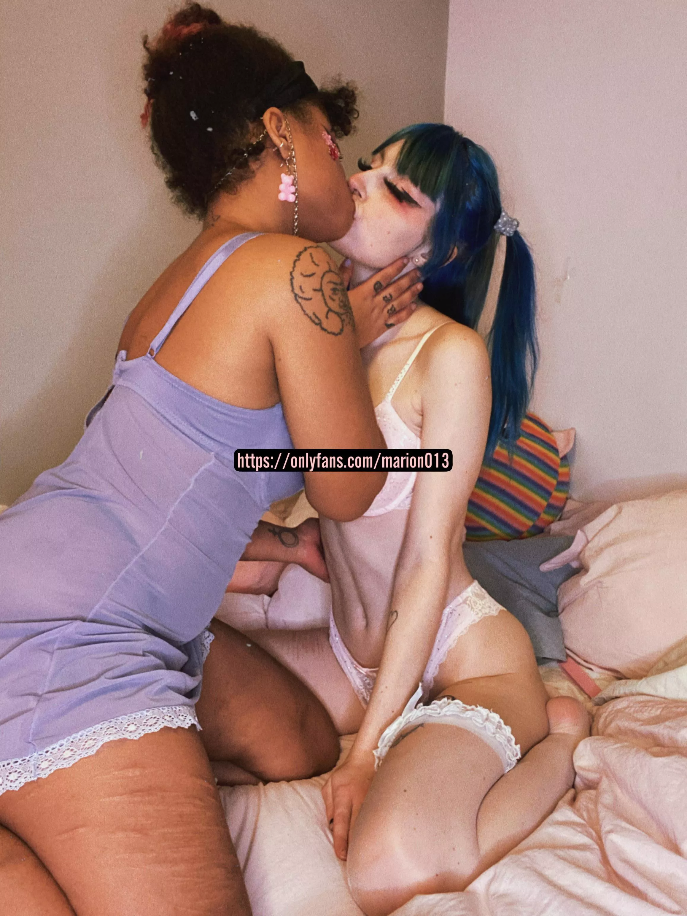 I love girls posted by -GUS___