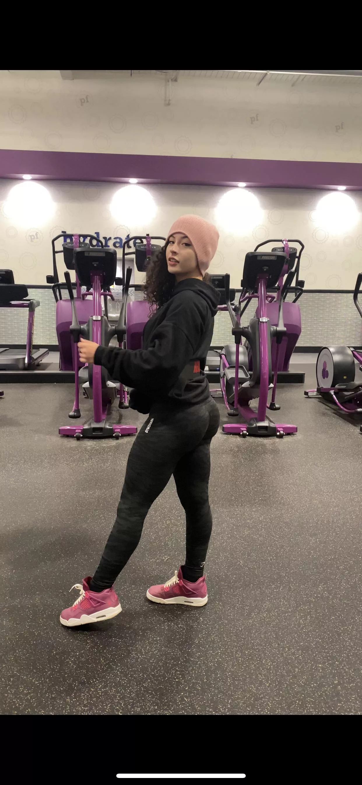 I love gymshark leggings posted by anaglizzy