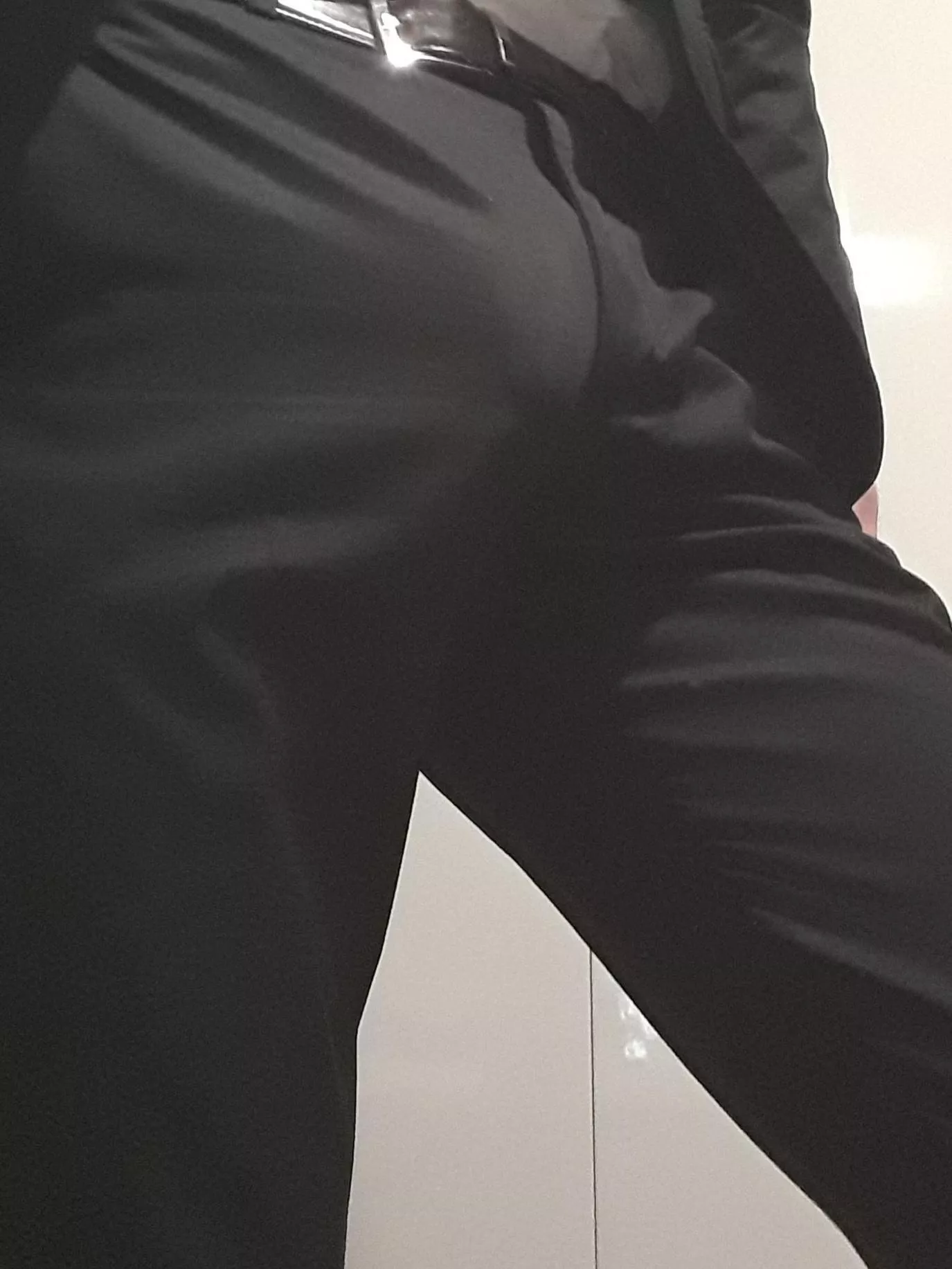 I love how little suit pants actually hide posted by uporabnik1234