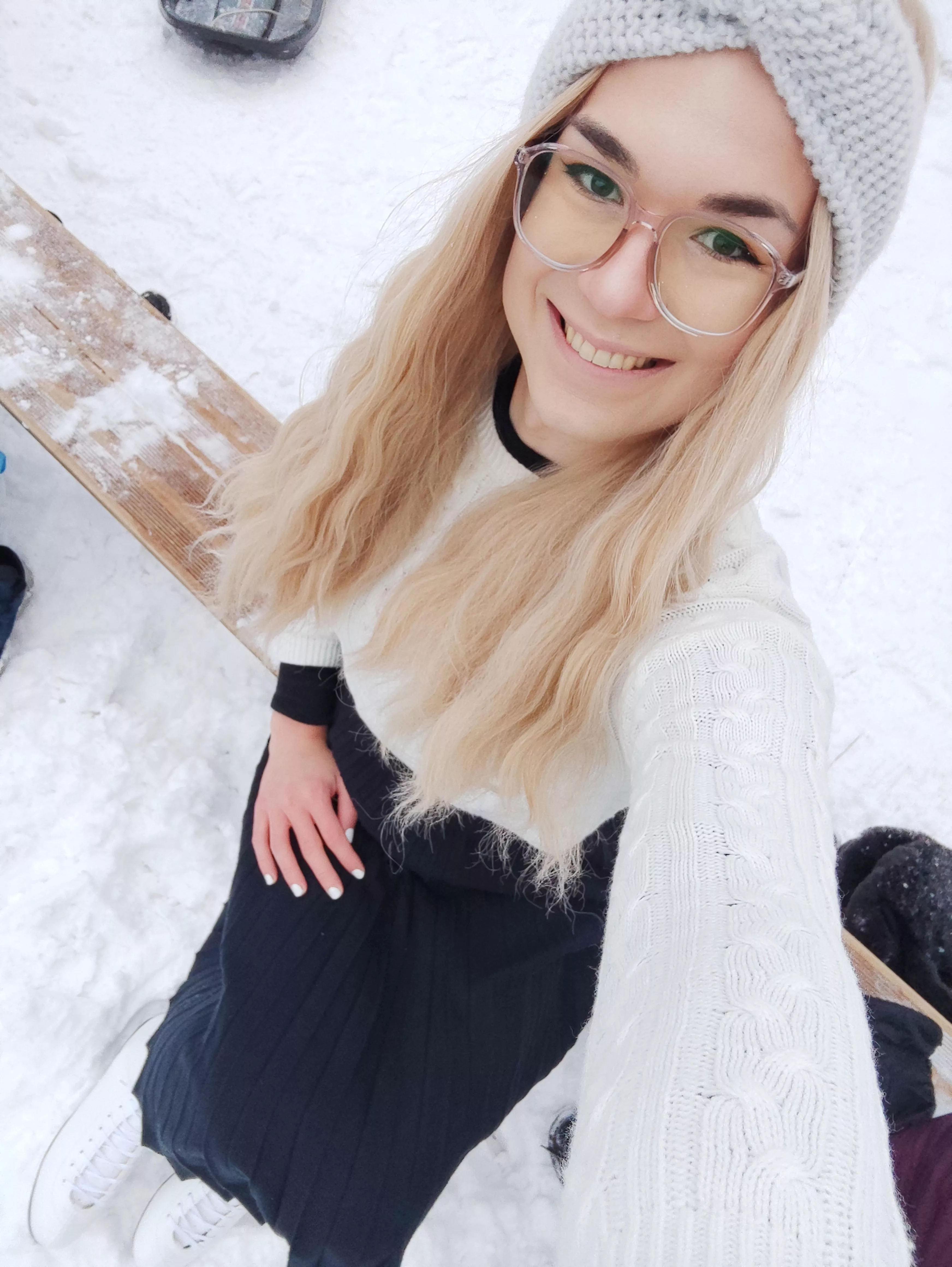 I love ice skating especially when I can be fem ❄️⛸️ posted by LolaPrincessCD