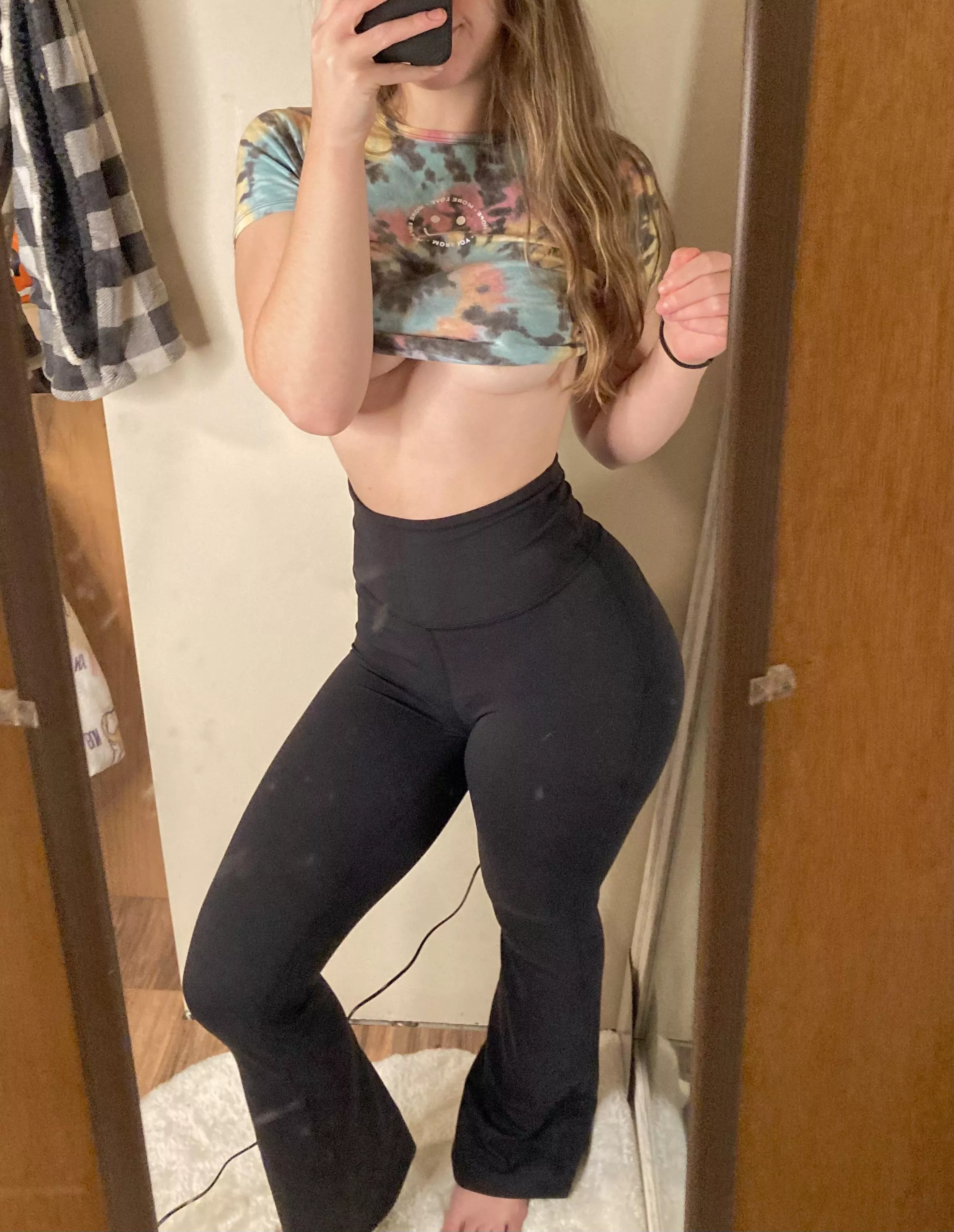 i love leggings but yoga pants are my favorite😍 what do you think? posted by ericasbooty