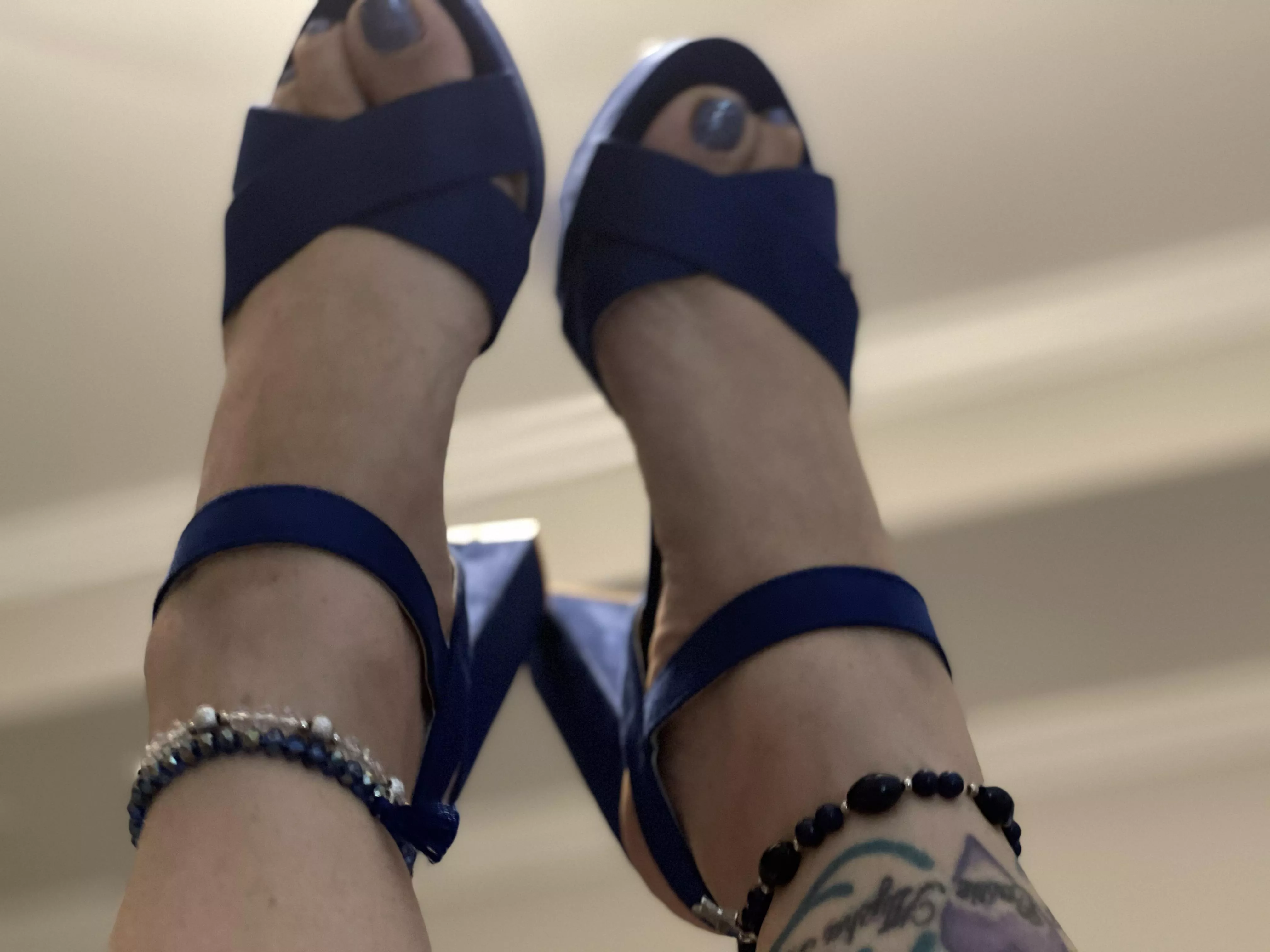 I love my blue heels posted by midnitesapphire69