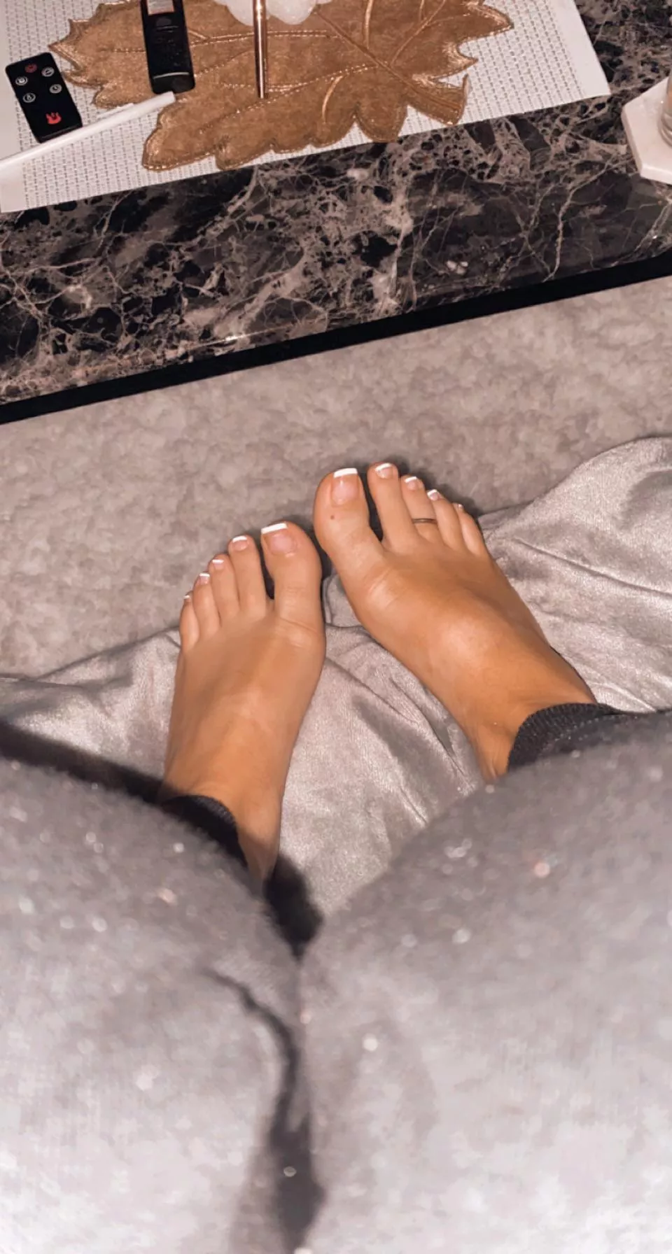 I love my own feet 🤍 posted by Queenscarlet98