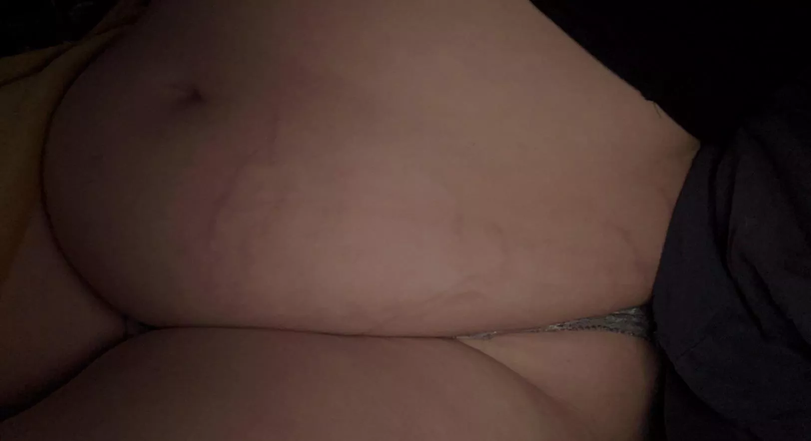 i love my stretch marks ðŸ˜ just ordered dominos anyone wanna watch me stuff my face? posted by il0vestuffing