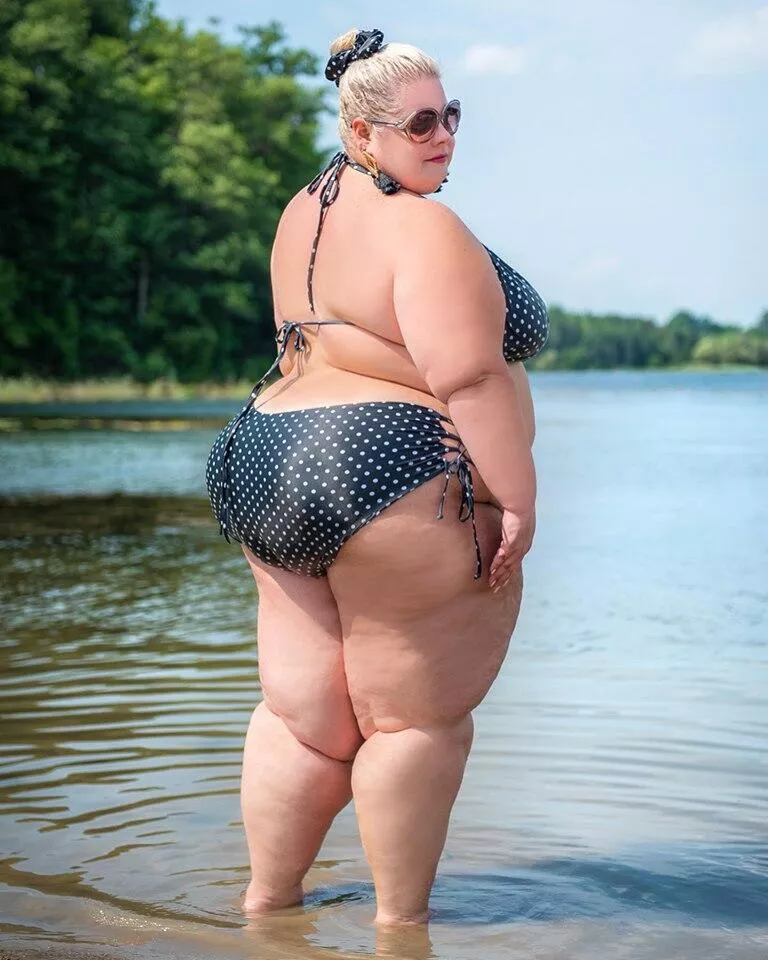 I love polka dot bikinis posted by Udderluvr2020