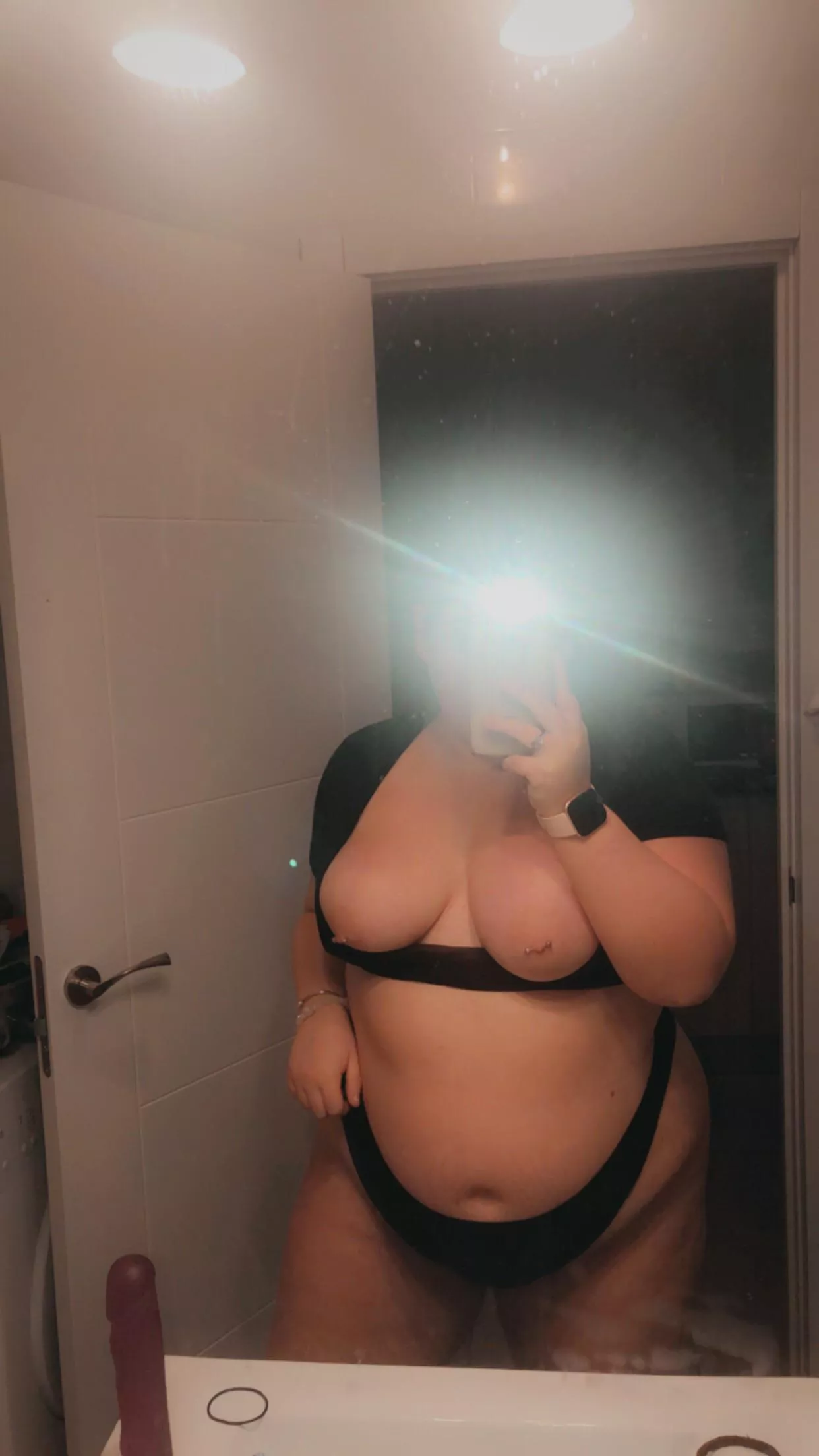 I love showing off my tits posted by elliesxx