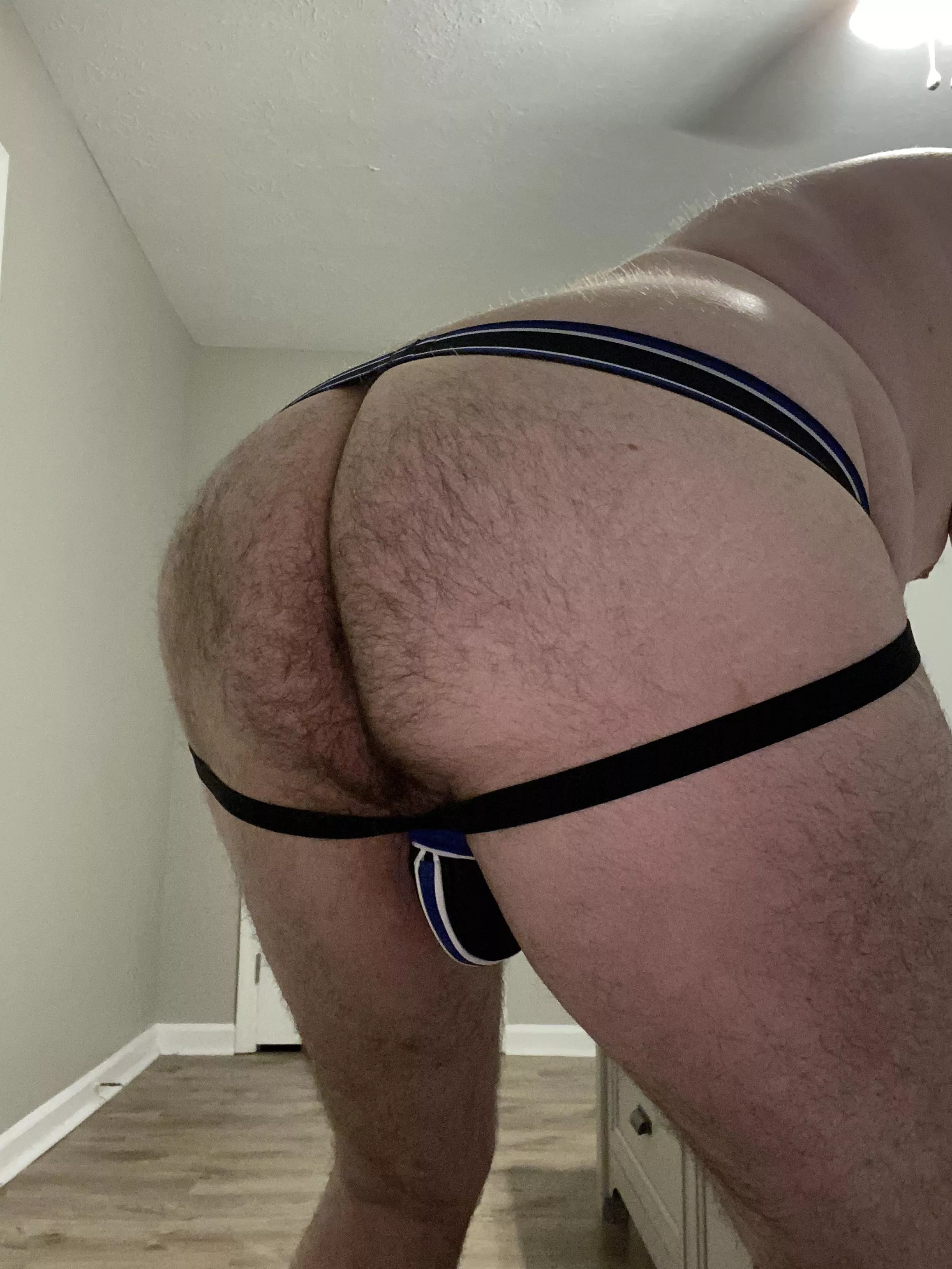 I love that so many of you guys like my hairy ass. I don’t trim or shave any part of my body below my neck. posted by Subbear83