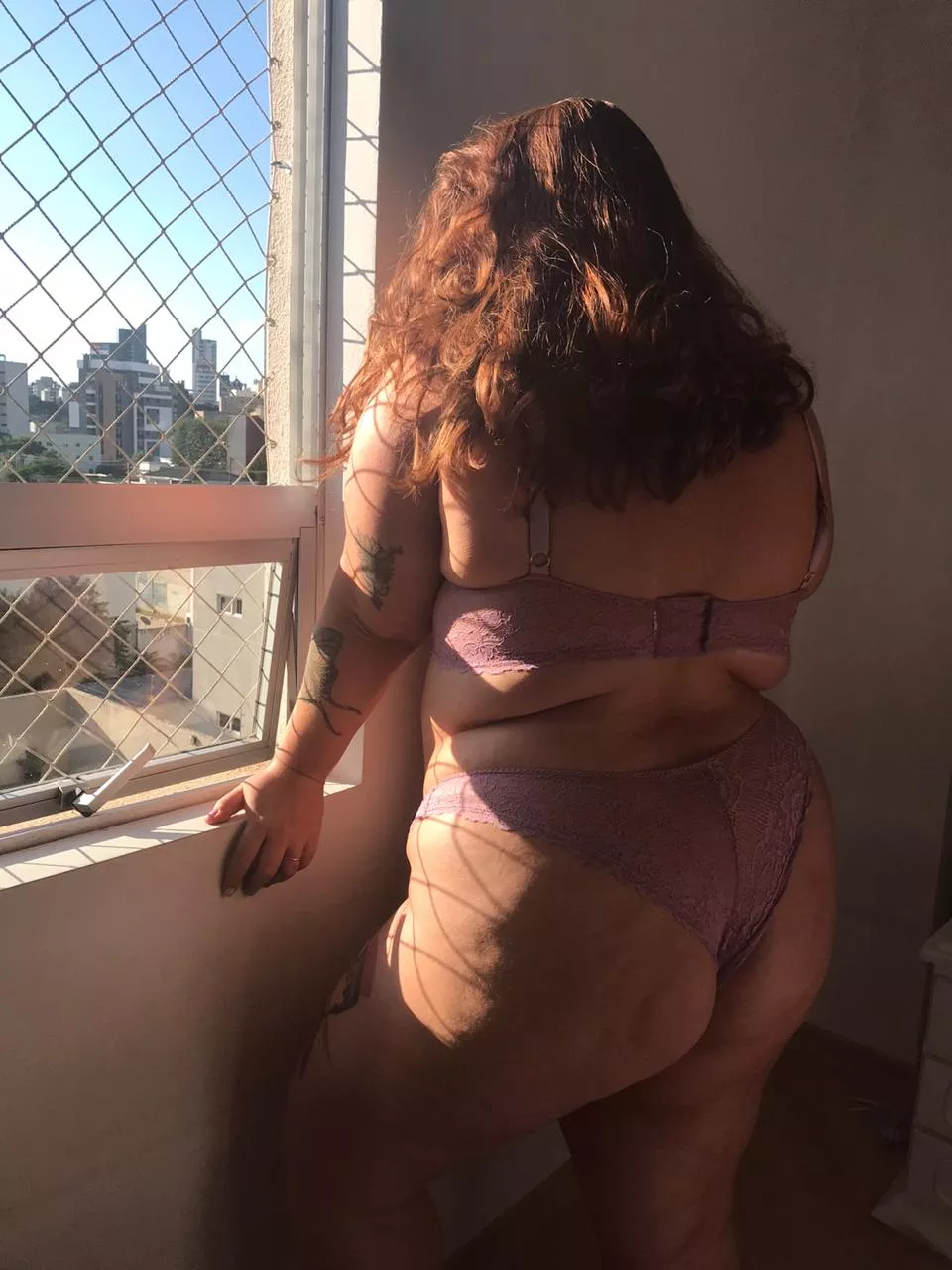 I love the way the sunshine comes inside my bedroom 😻🌞 (OC) 23F posted by Kittyred_head