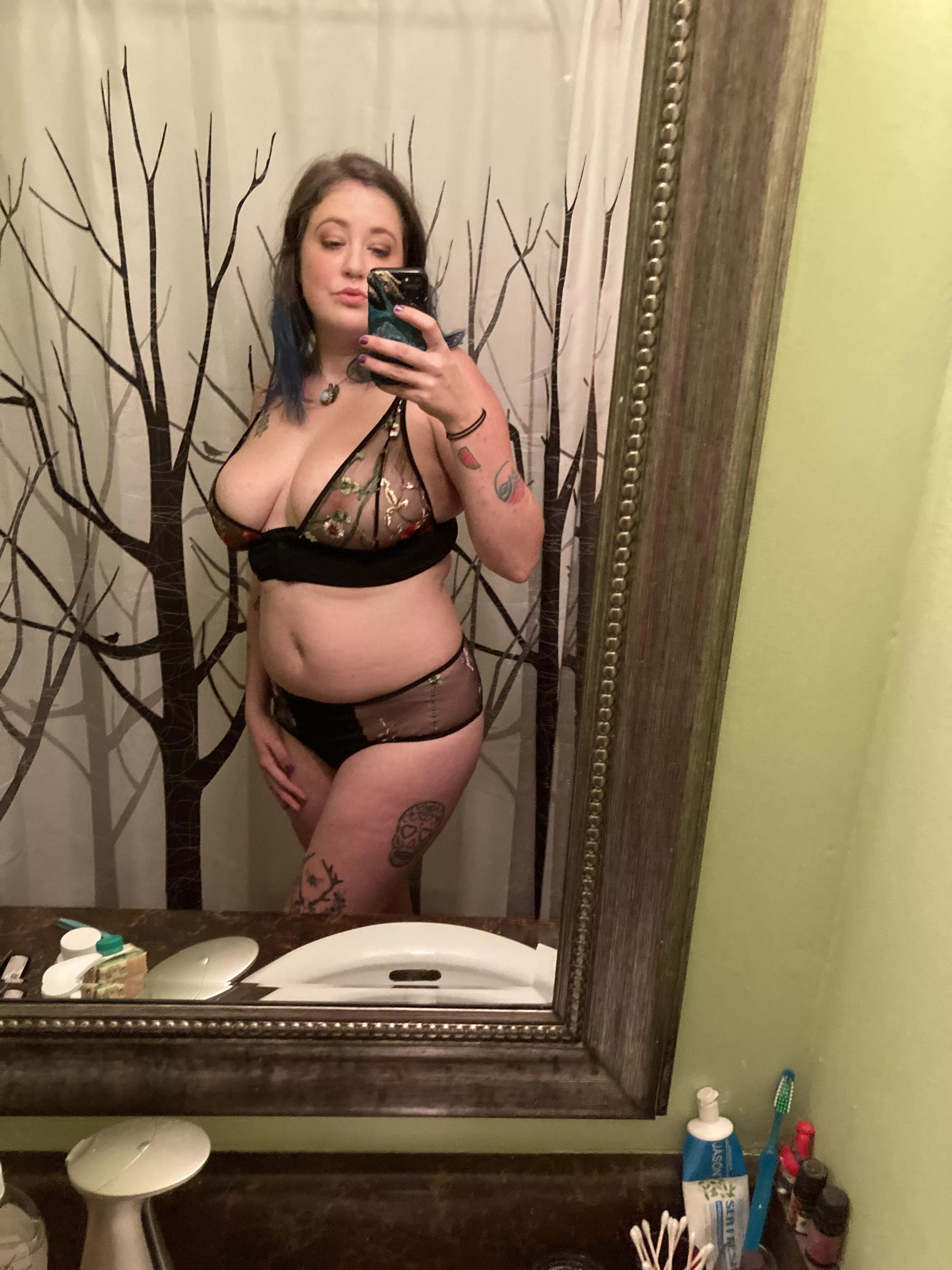 I love the way this lingerie fits me posted by VioletFonce