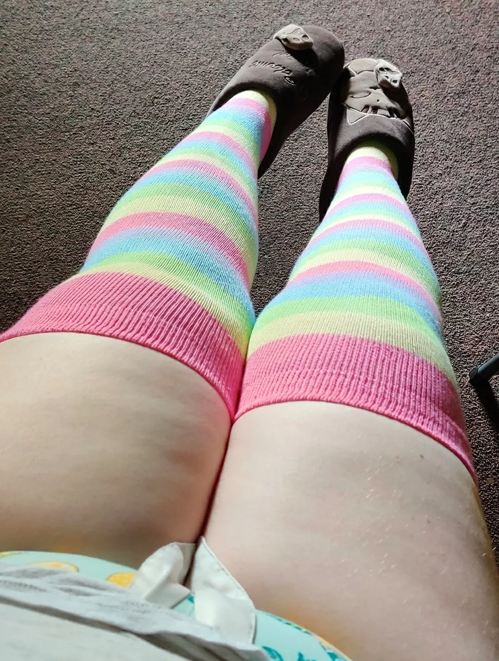 i love these socks, they make me feel little. they're from sockdreams posted by piggynorant