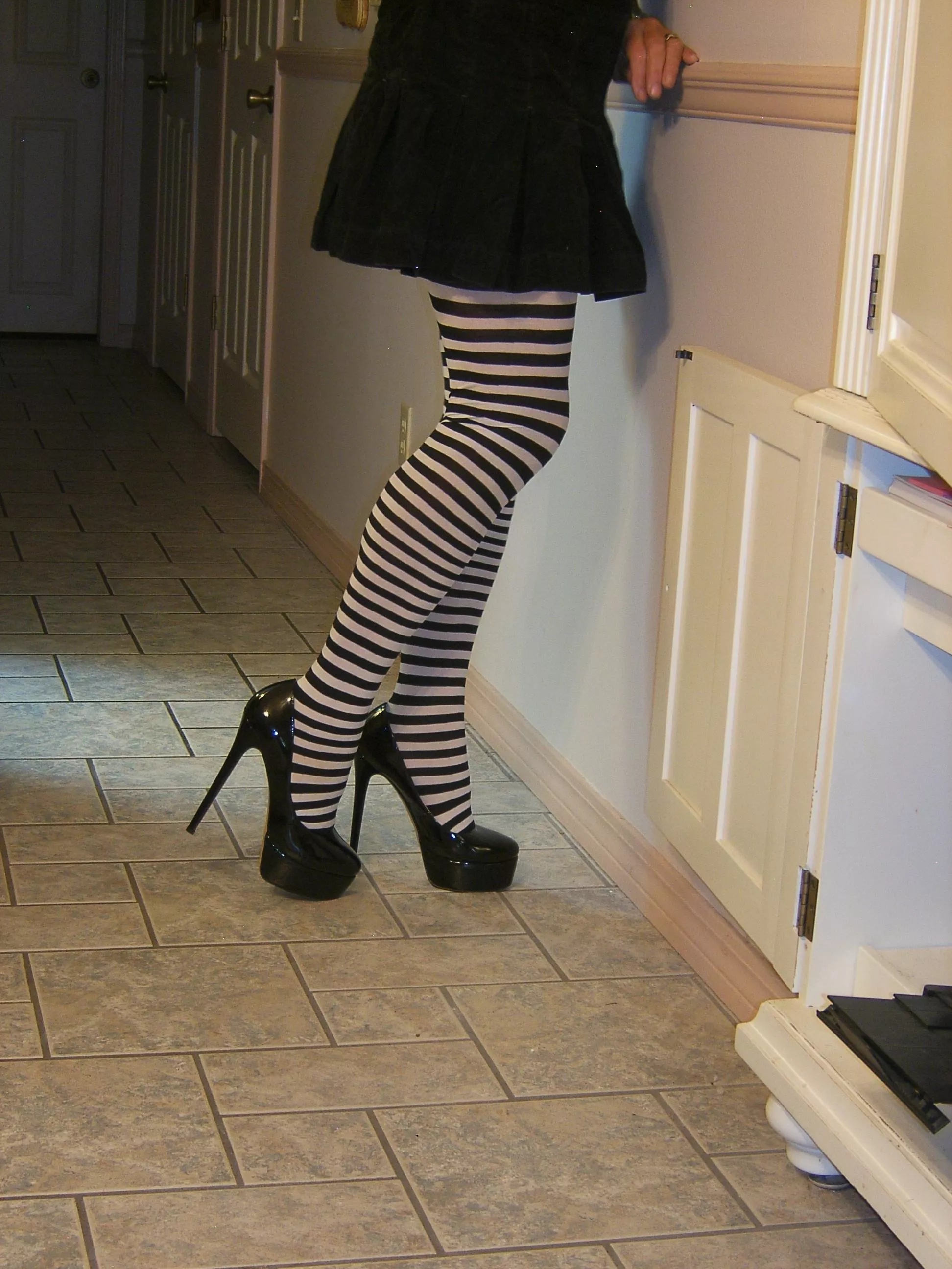 I love these tights posted by hbn7l