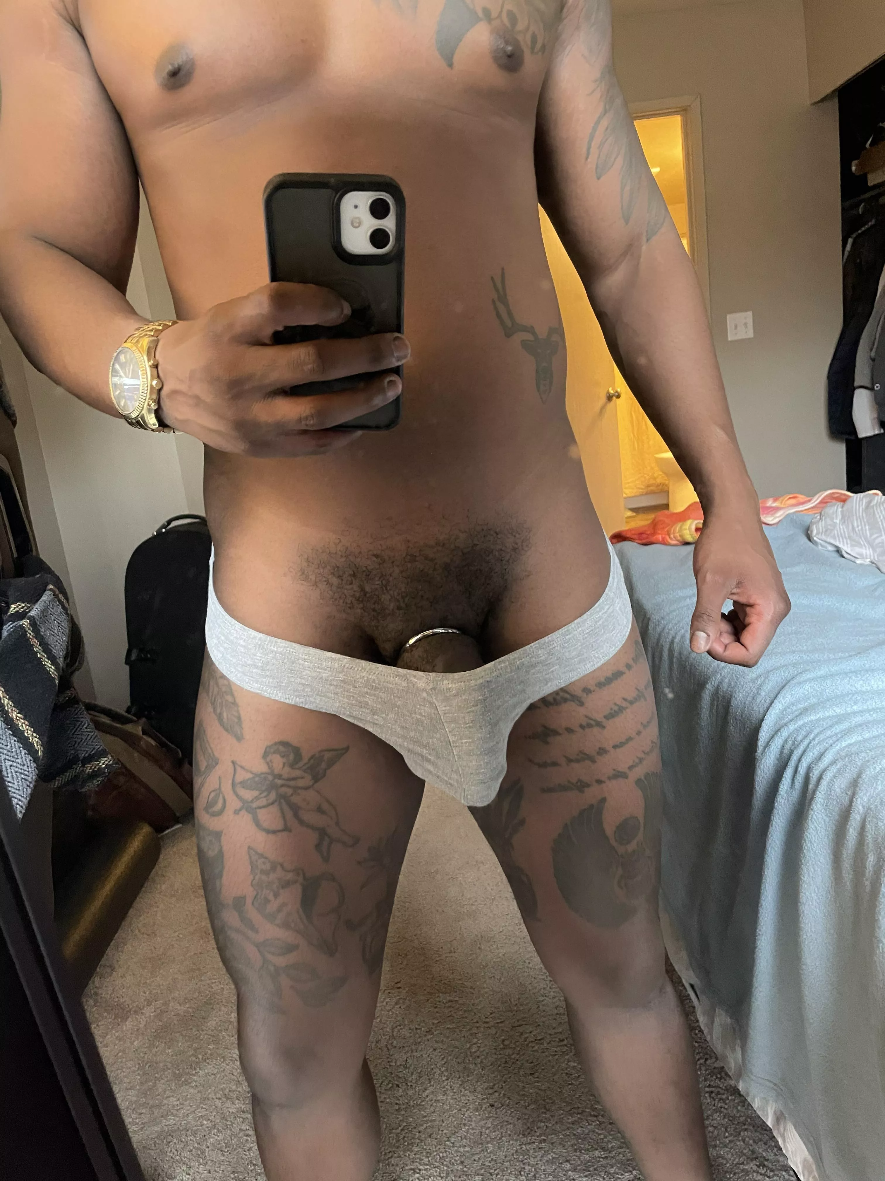 I love this underwear brand; my bulges are always peaking out. posted by PocketFullOfDick