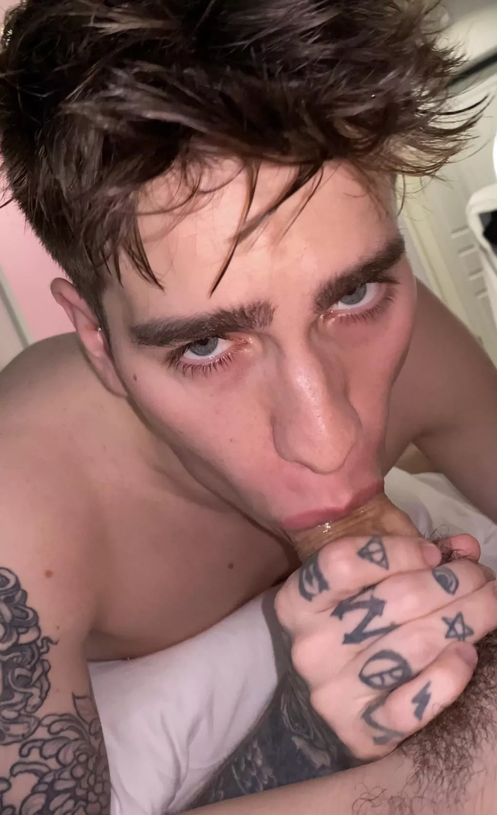 I love to feel the dick in my throat🍆💦😝 (20) posted by Soggy_Chair3856