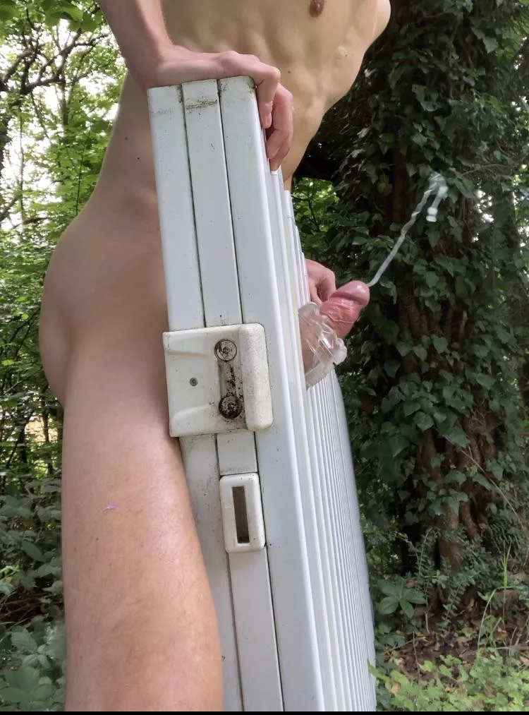 I love to shoot huge loads 💦 💦 💦 and I love nature 🍃! Do you like my new toy? M23 posted by DamnSexyBator