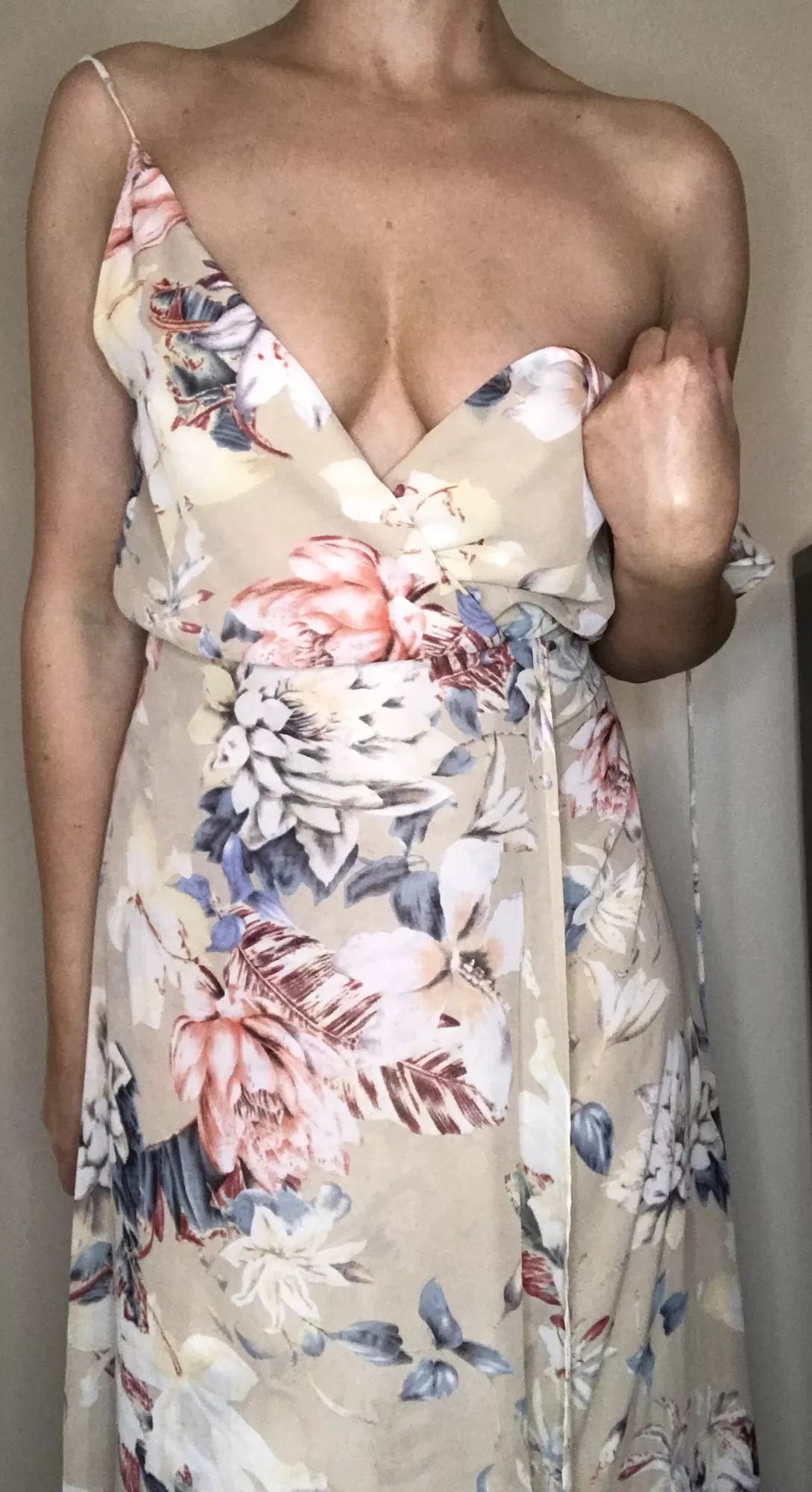 I love wearing dresses with no bra posted by gemmastark69