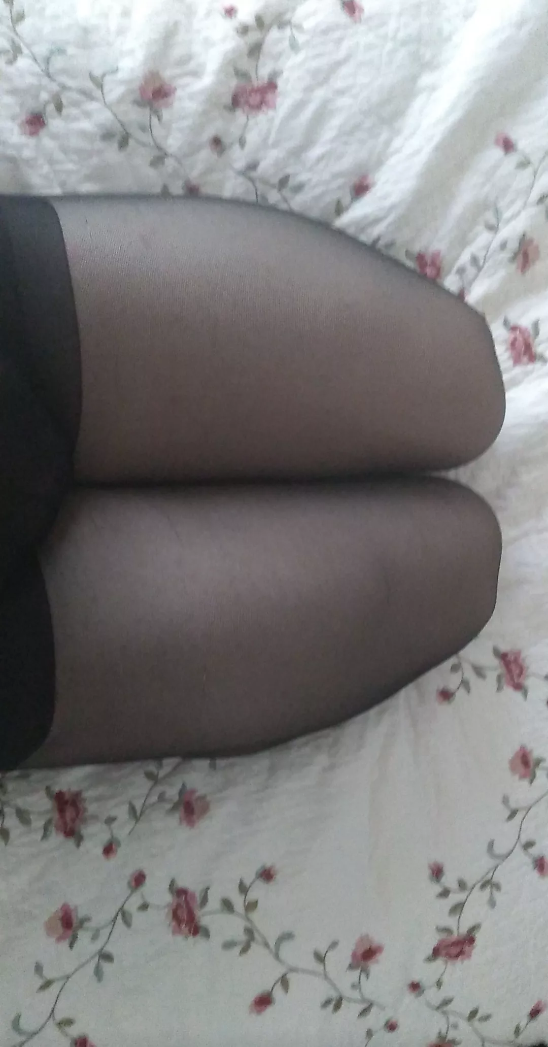 I love wearing tights, I also love the feeling of guys sliding their throbbing cocks between my thighs posted by notboringpineapple