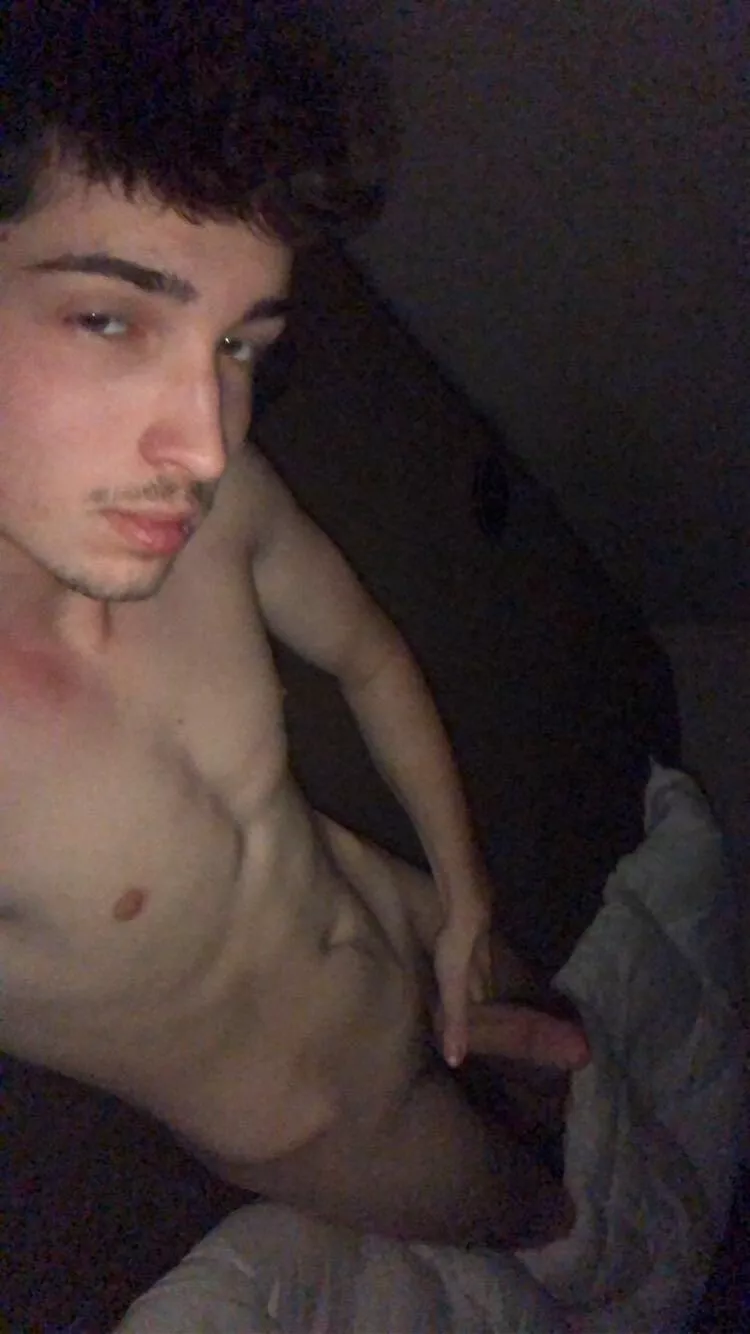 I love when men jerk off to pictures of me, it turns me on 🤤 posted by sadboycad