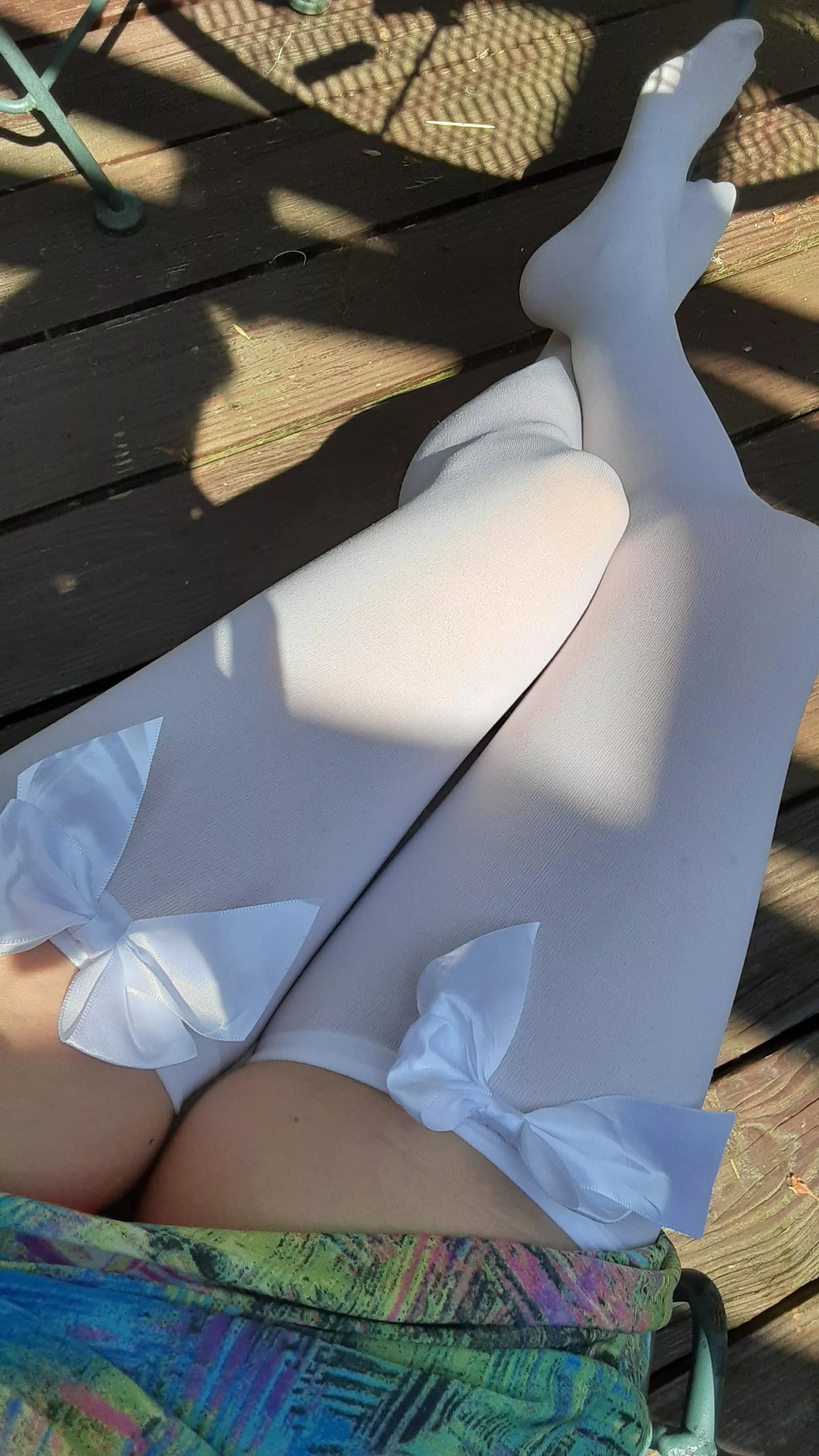 I love white bows on thigh highs! posted by kasysnow