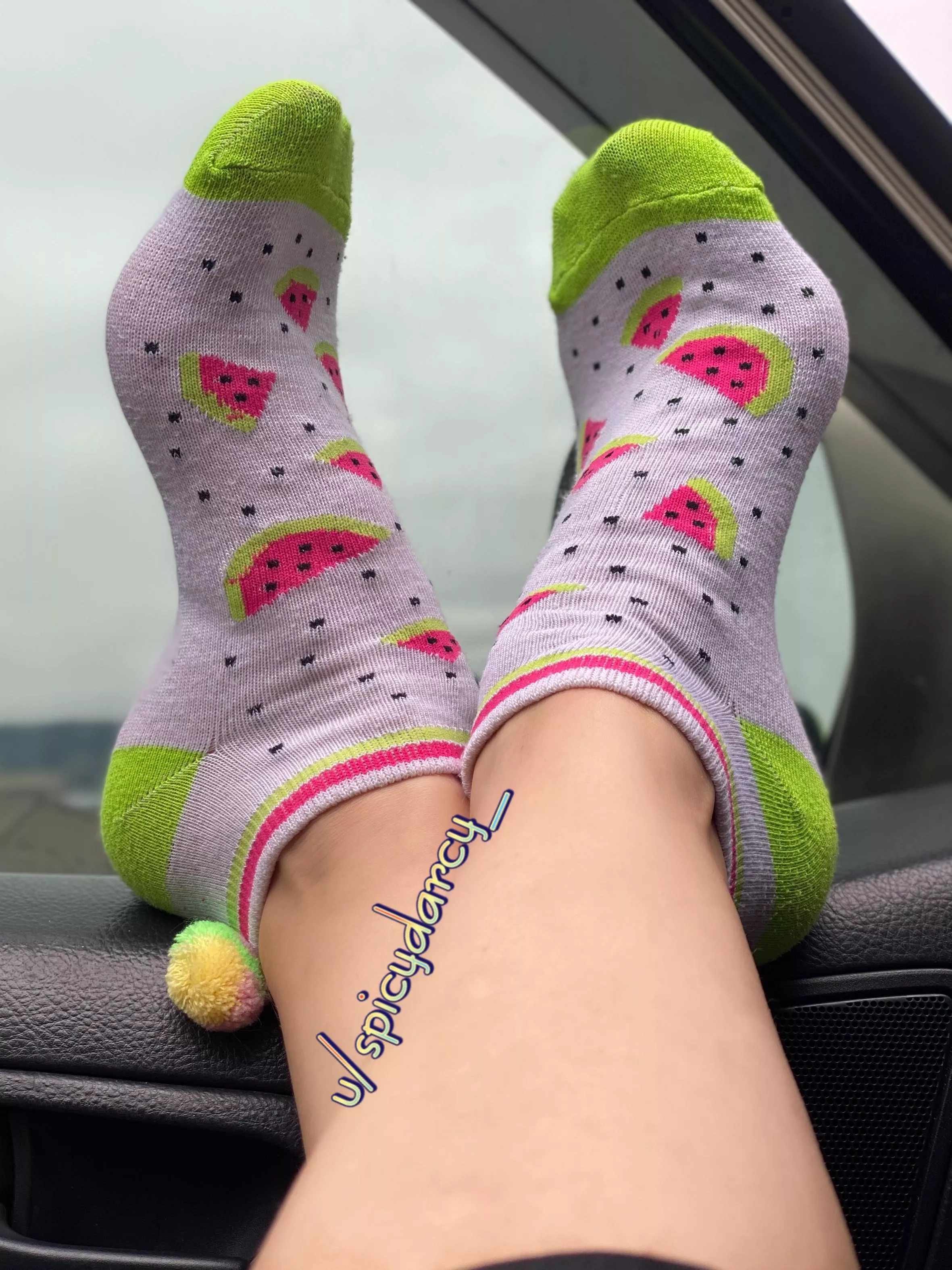 “ I miss summer “ socks posted by Spicydarcy_