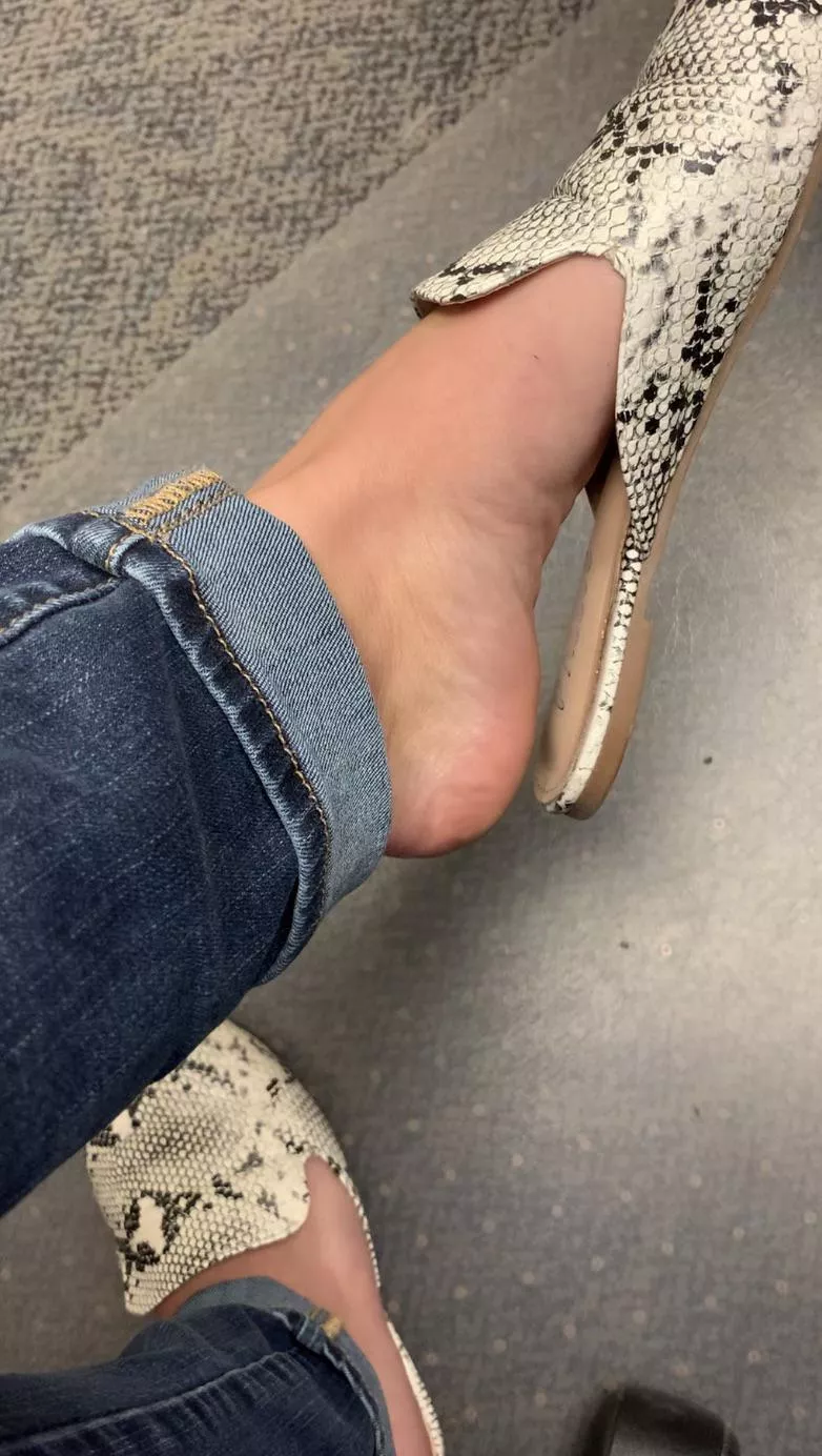 I need a foot rub under my desk posted by _tootsies1010_