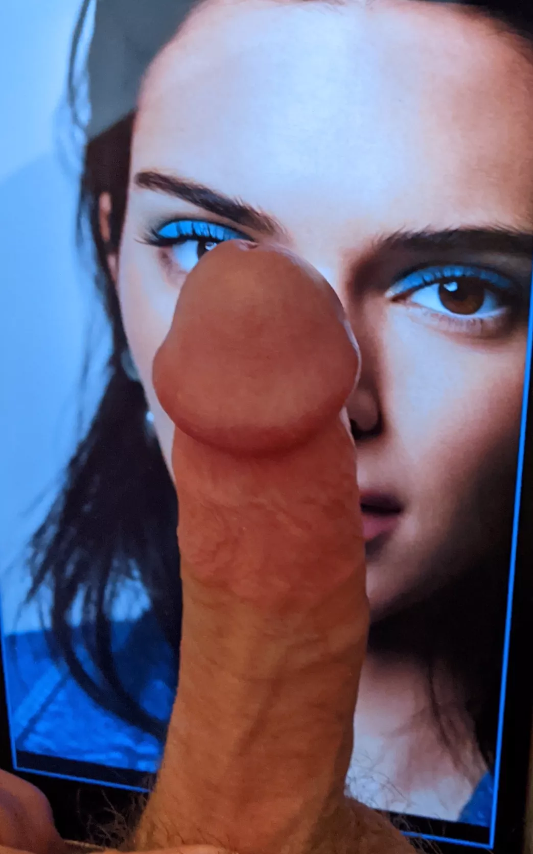 I need Kendall Jenner to lick and suck my cock posted by tojoornottojo