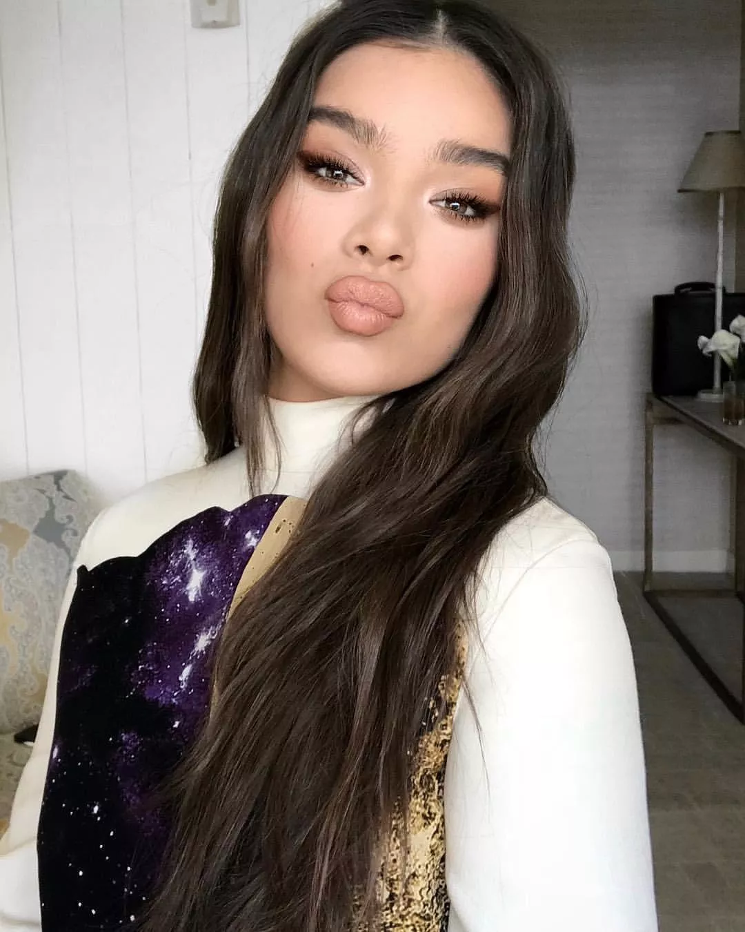 I need to give Hailee Steinfeld a nice facial posted by itsthehornypolice