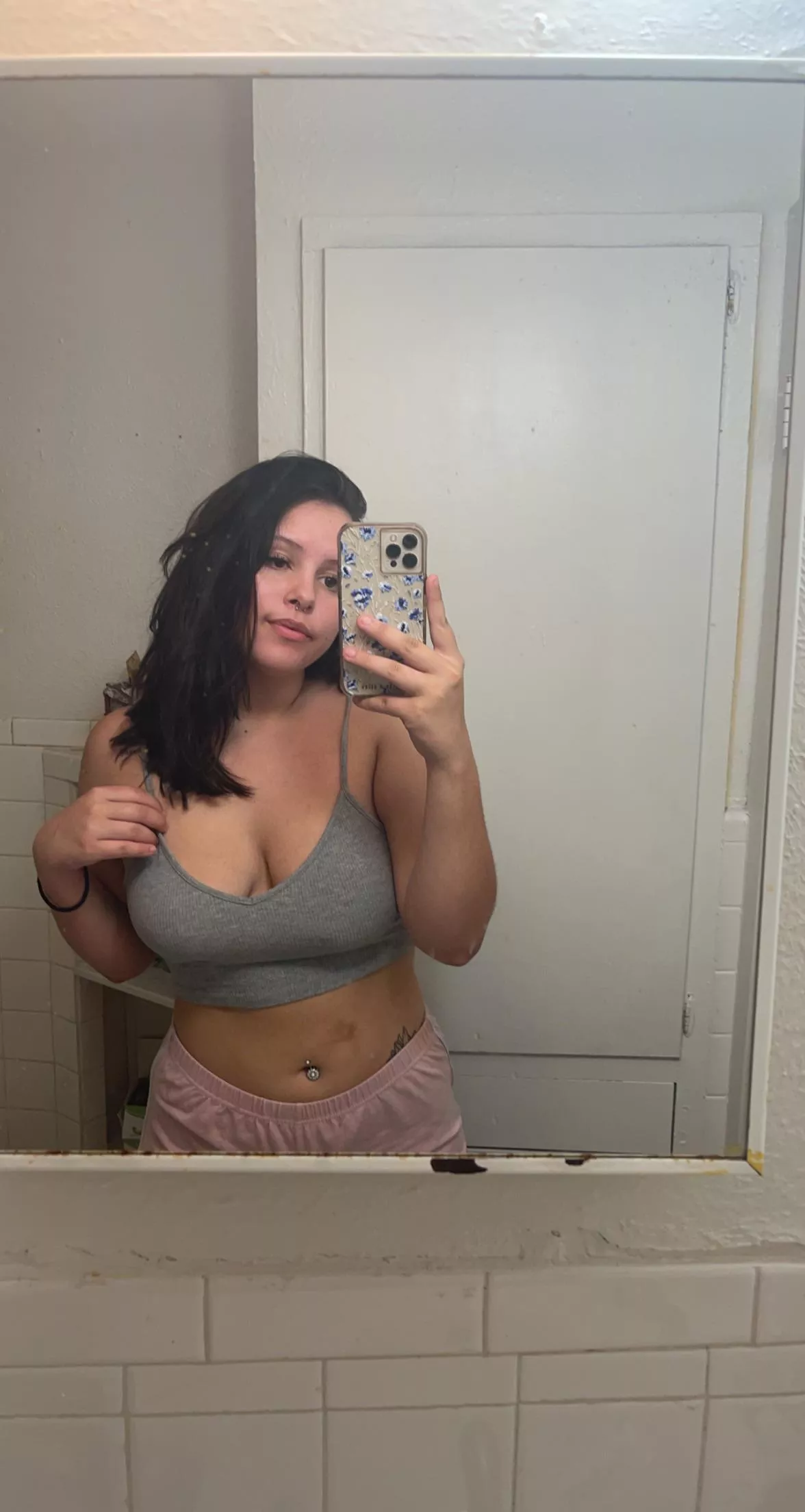 i never wear a bra🙈 f18 posted by heyimsugarylove