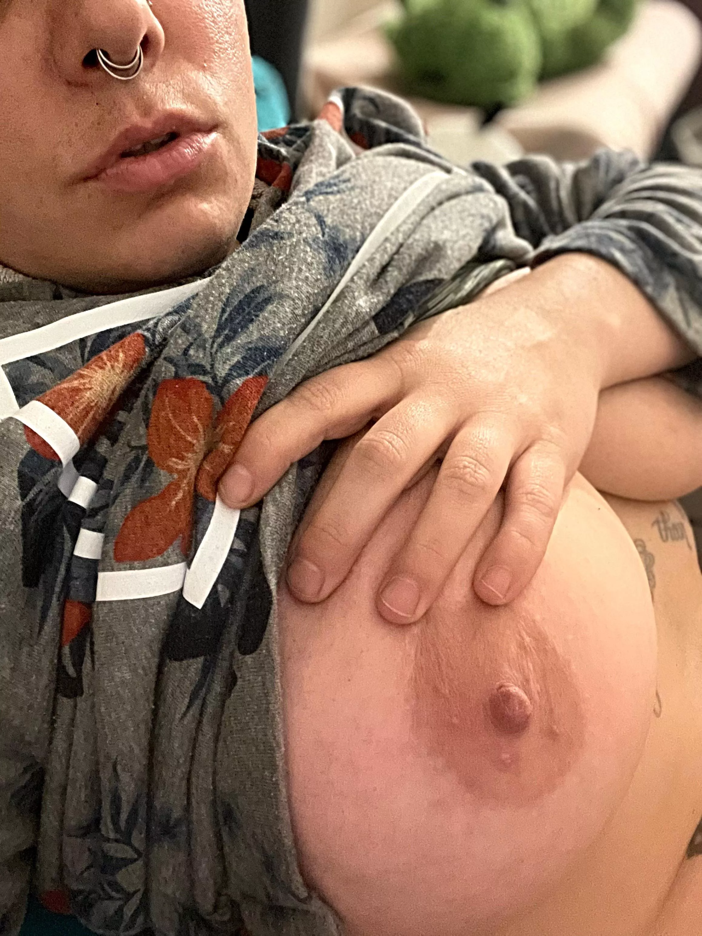 I really like having my nipples sucked.. 😅 posted by QueerFaceFuck420