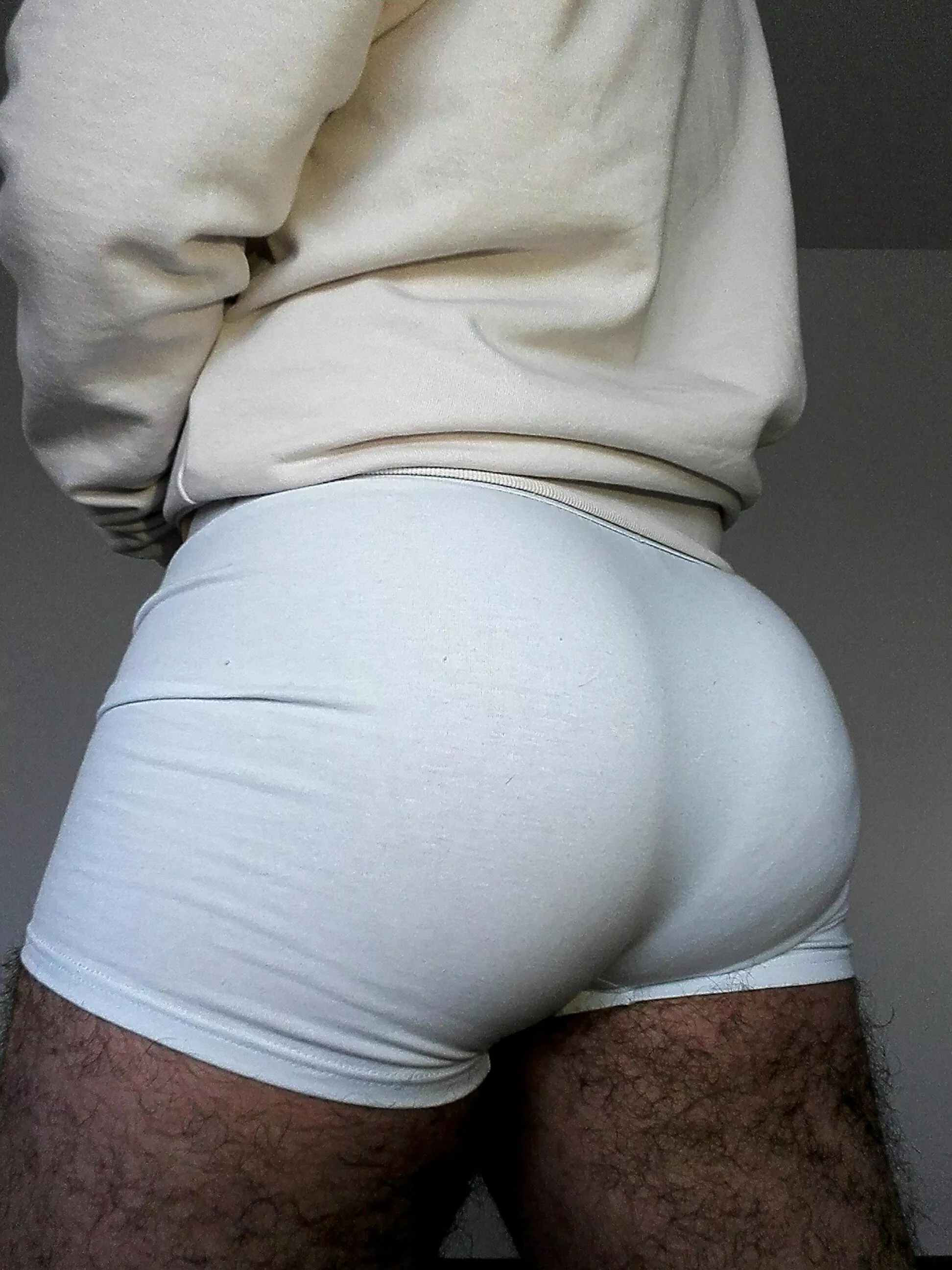 ðŸ˜Œ I should wear white more,what do you think? posted by manyy32