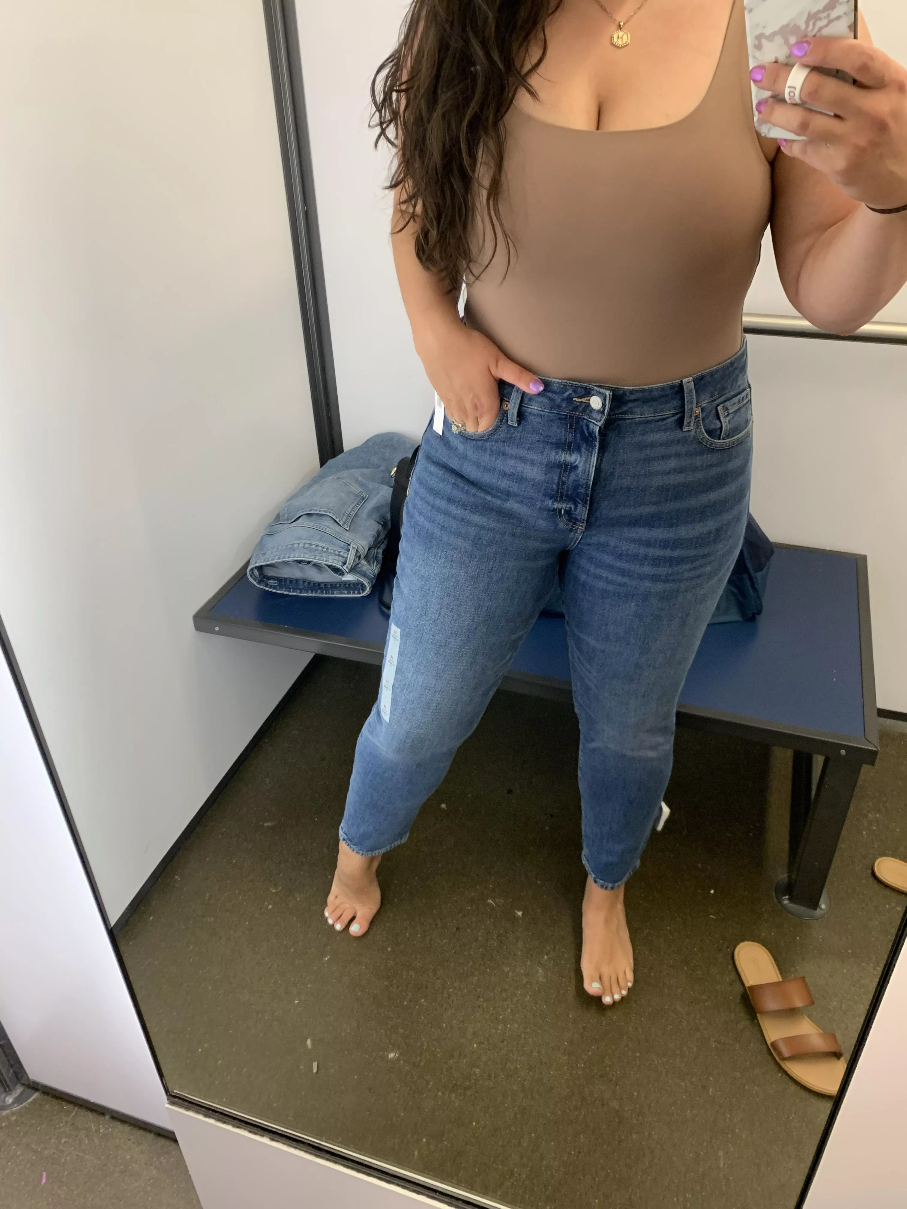 I think I look pretty good in mom jeans posted by TyaTheGreek