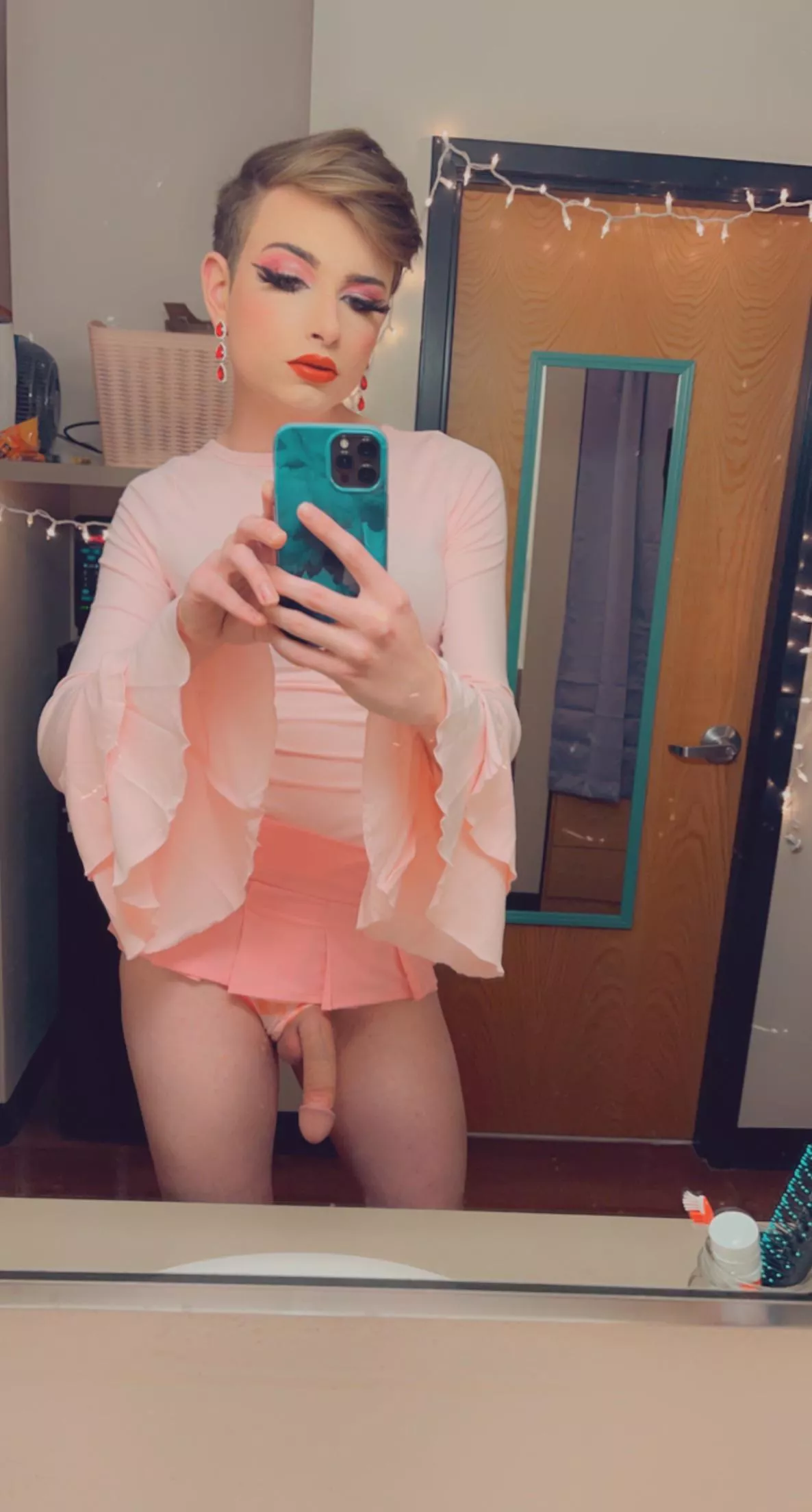 I think my skirt’s a little too short posted by stephthestar19