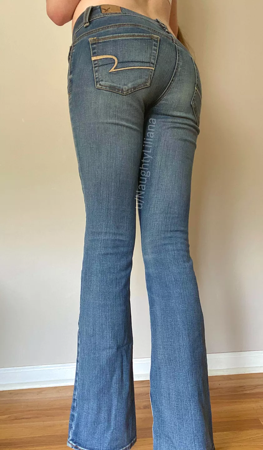 I think these jeans and angle make my legs look extra long [f] posted by NaughtyLiliana