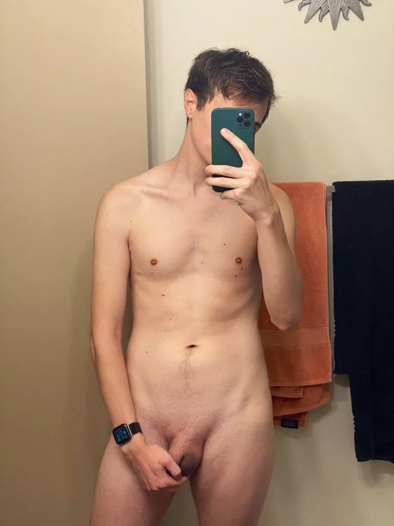 I trimmed today and now Iâ€™m a smooth twink ðŸ˜œ posted by twinkapexgaymer