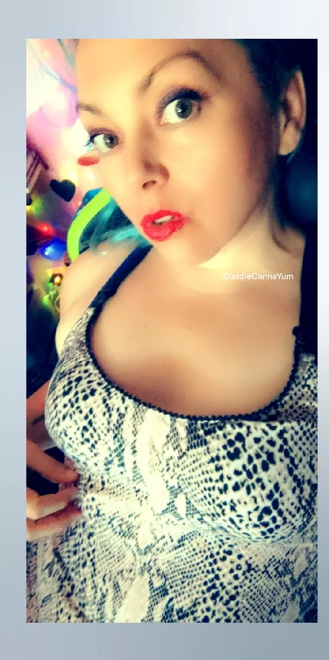 I wanna feel your cum sliding down my face baby. posted by CannaCuddleCum