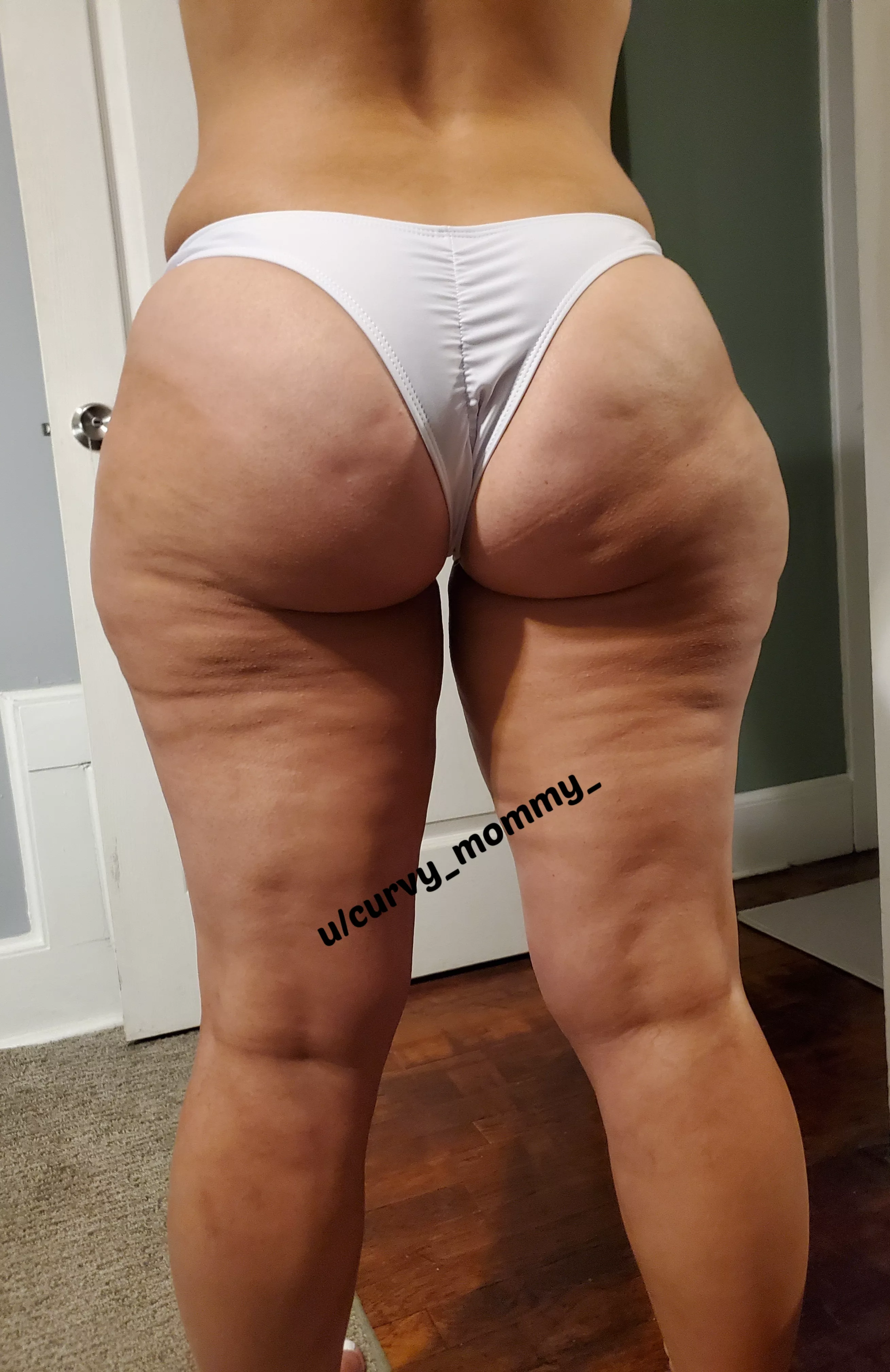 I want you to love my booty!! posted by curvy_mommy_