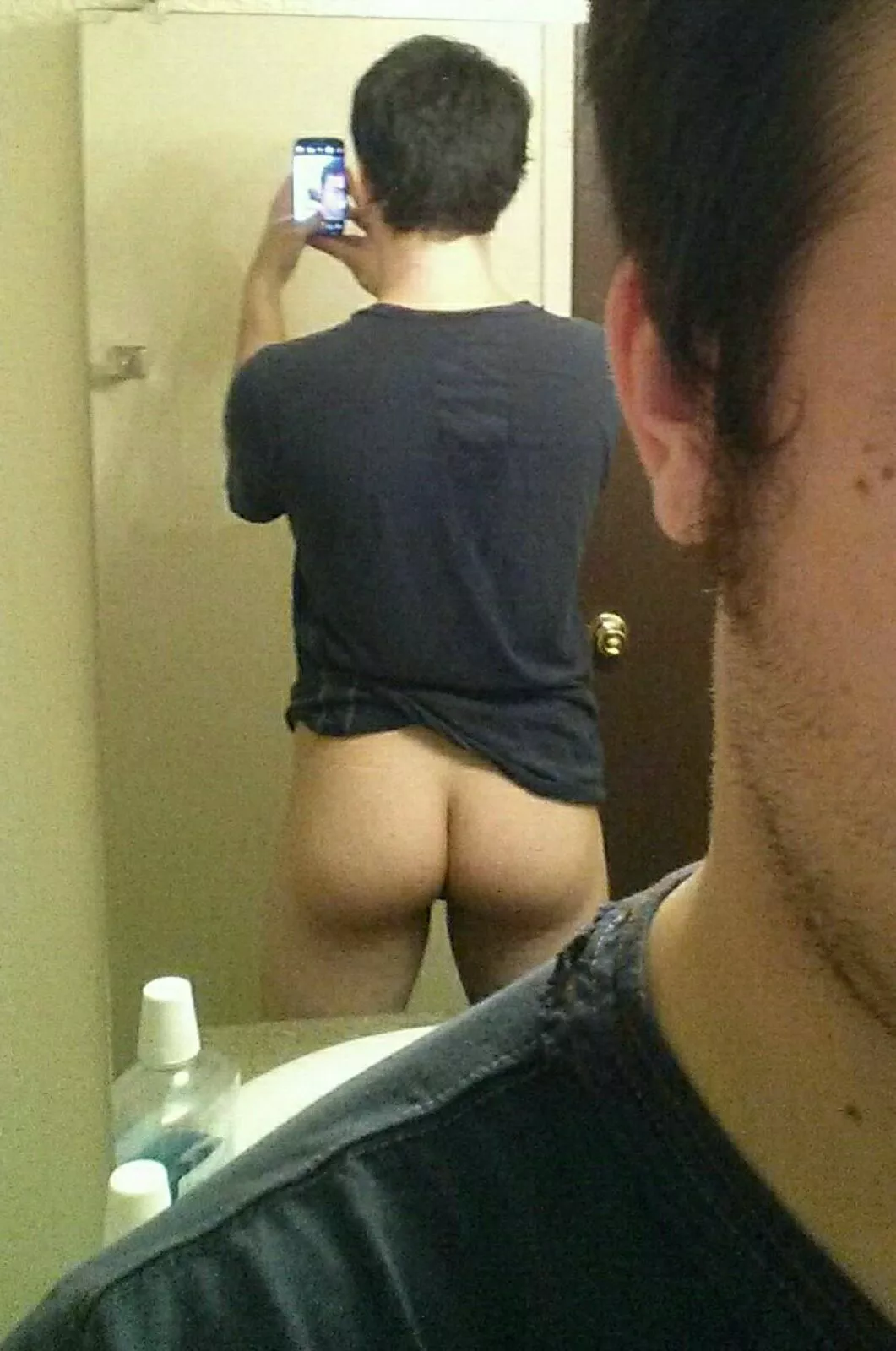 I was asked to share this ass. Enjoy! posted by Kenny1800