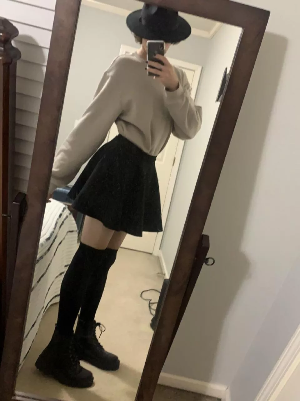 I went out dressed today ^.^ posted by pale_blushes