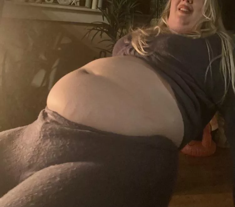 â€œI wish I could eat a whole pig on a spitâ€, says the fat girl sitting stuffed by the fire. Yes the irony was lost on her, but I still support her dreams ðŸ–ðŸ¤£ the girl loves pork! posted by myfatblondegf