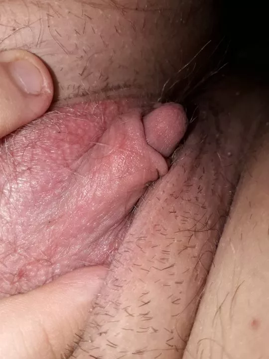 I wish someone would suck on my clit until I cum😫 posted by CxthyBlack