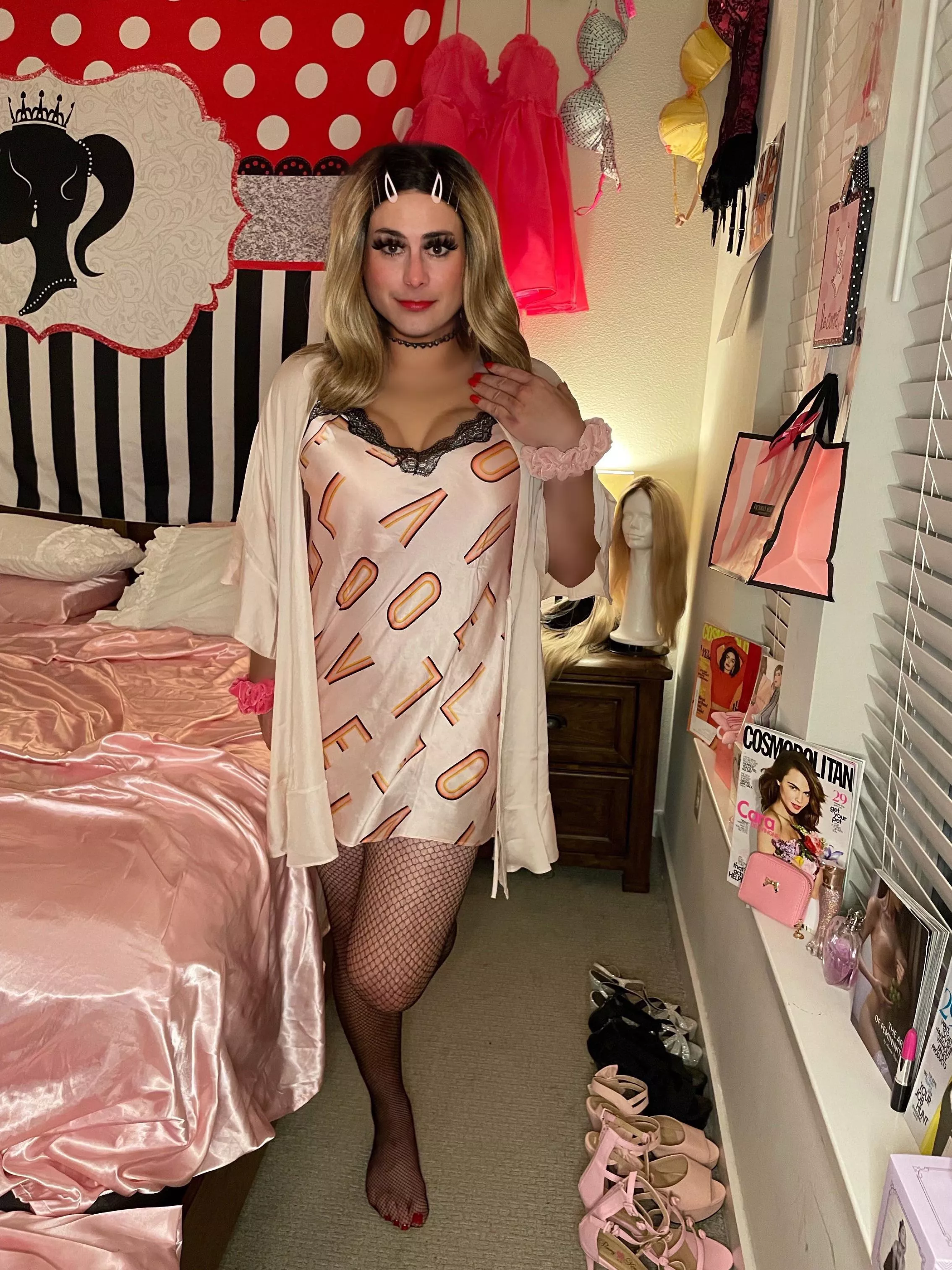 I wonder what my mother would think if she me saw me like this!! Who would’ve thought her “normal boy” is actually a total sissy girl!? 💁🏼‍♀️ posted by sometimes_michelle