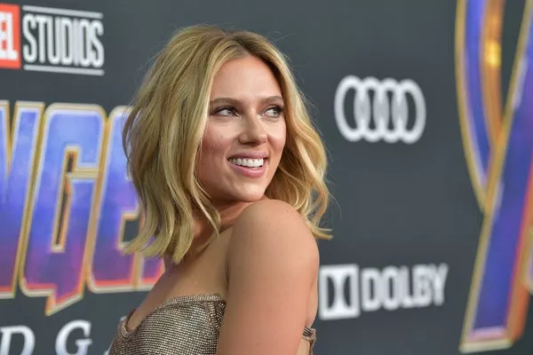 I'd be up to playing as Scarlett Johansson as a sub for someone descriptive and with a fun scene in mind posted by for_roleplays