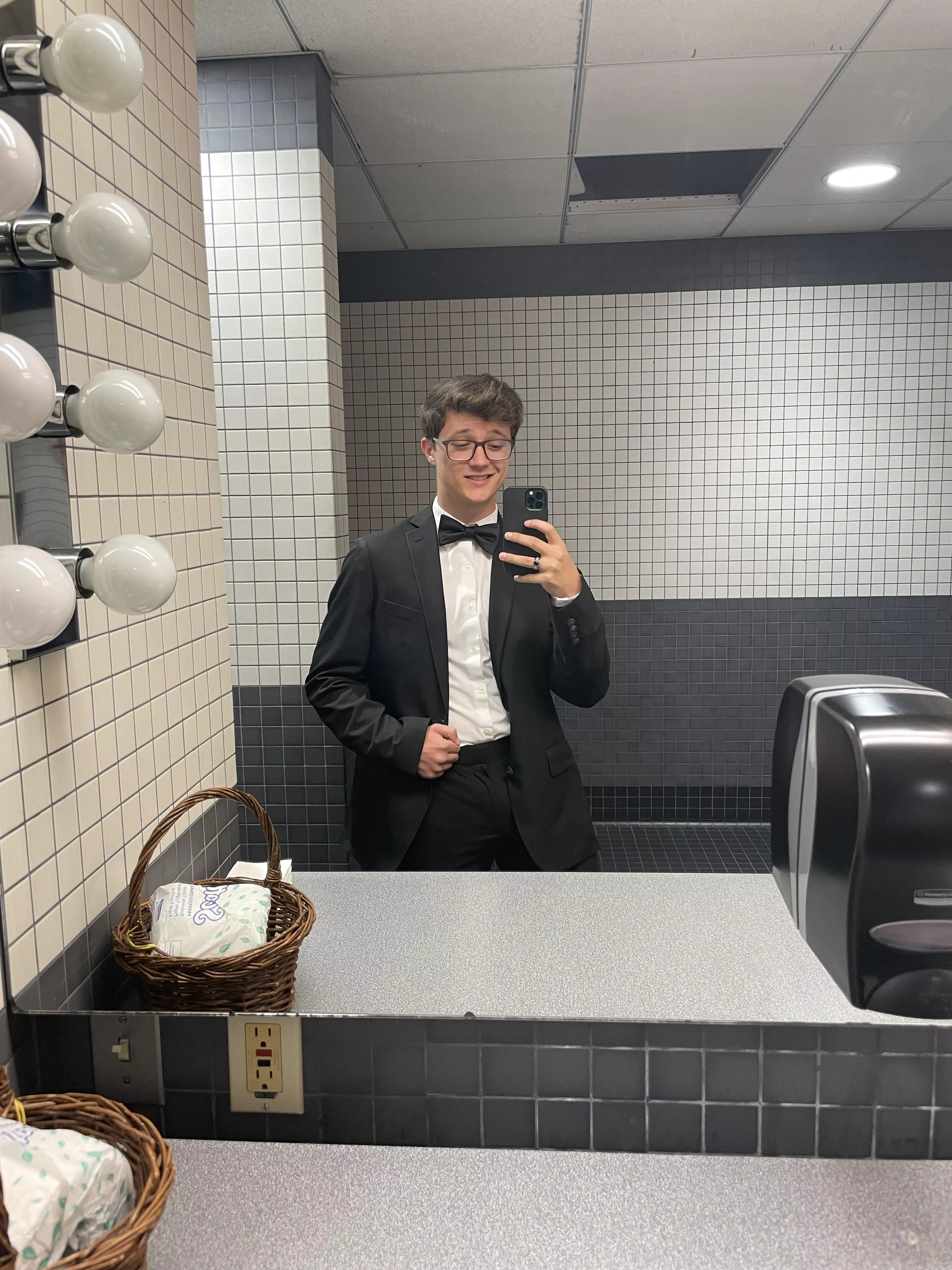 Iâ€™d say I clean up pretty well ðŸ¤µâ€â™‚ï¸ posted by DeanBi