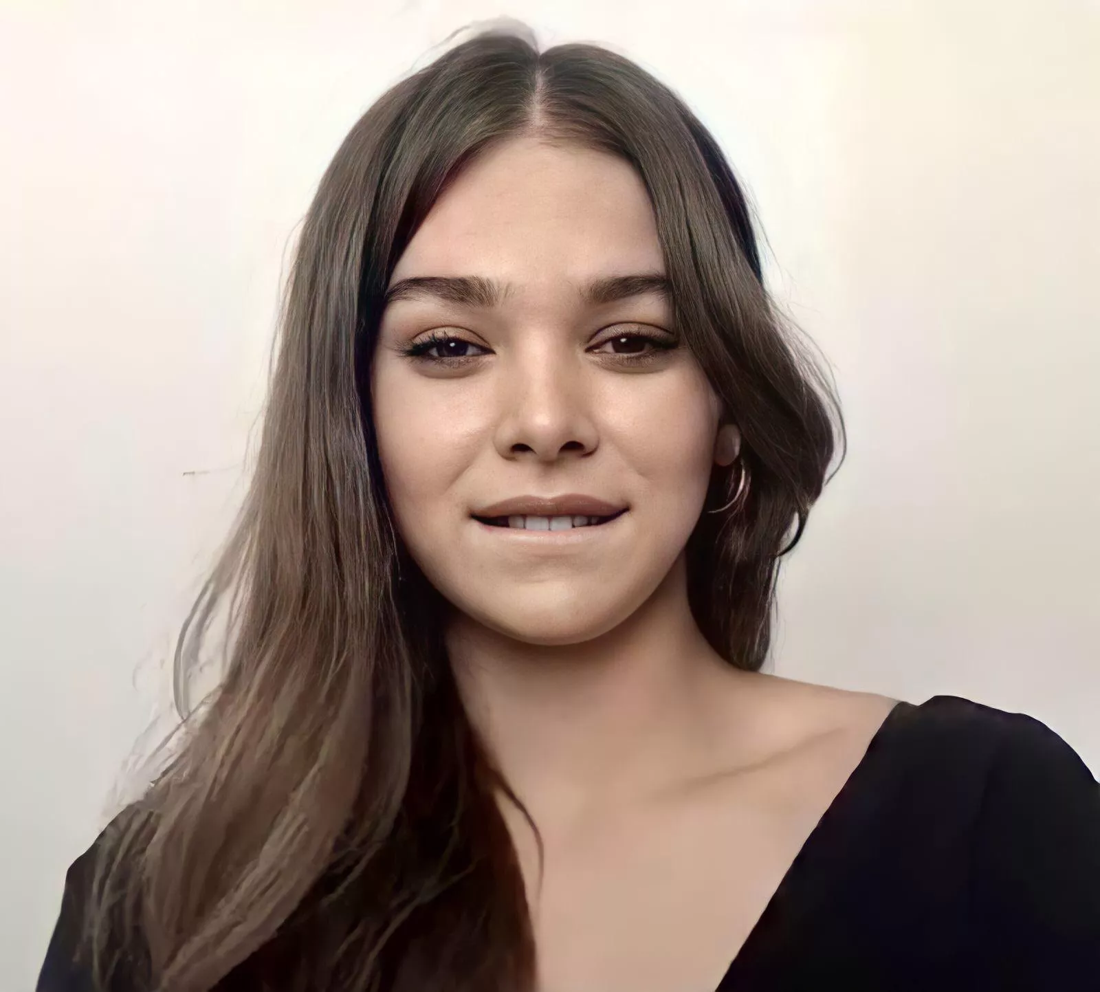 If Hailee Steinfeld was jerking you off, whatâ€™s something she could say that would make you cum immediately? posted by ManufacturerQuiet955