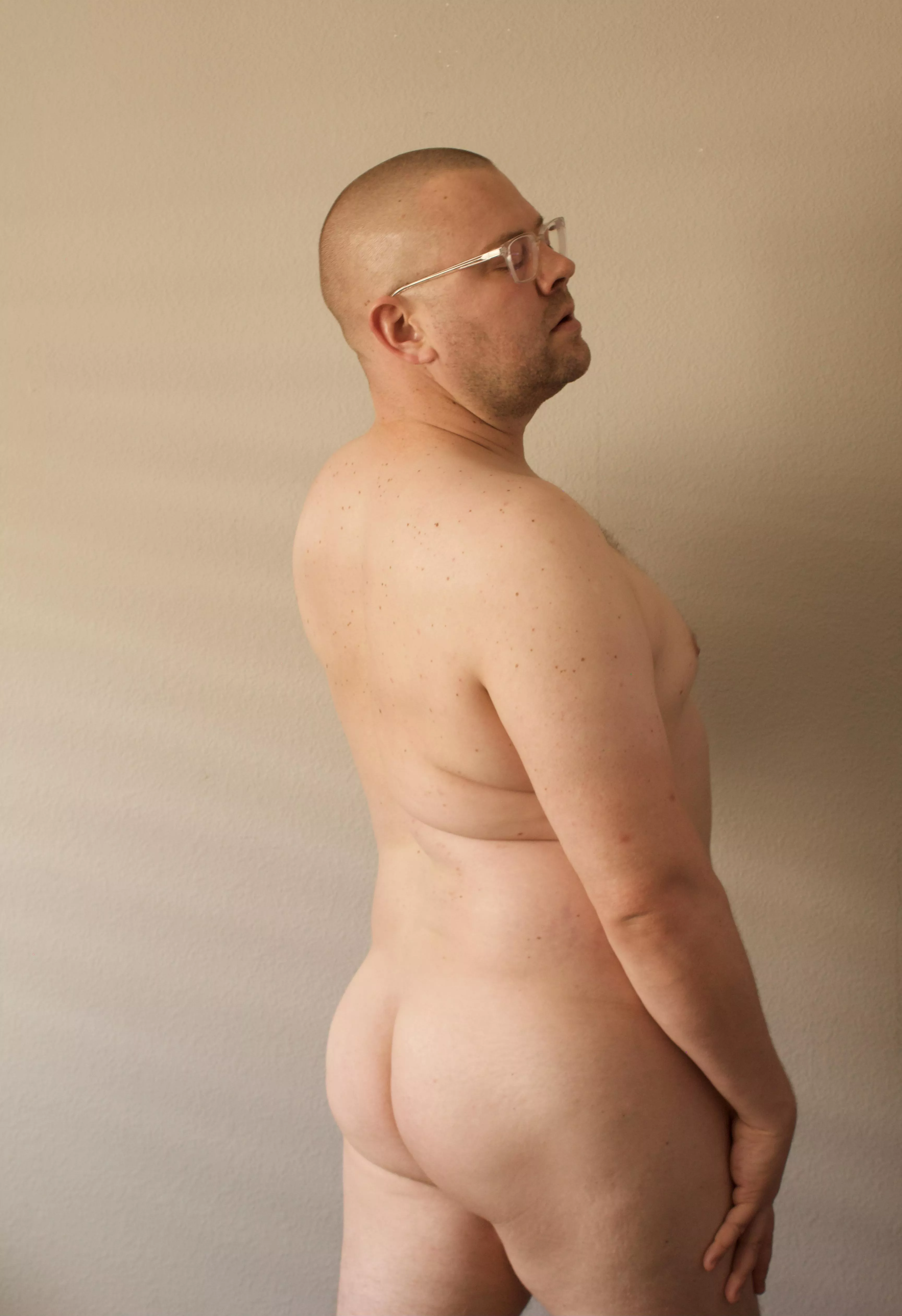 If you like tall chubby bisexal men! I'm your guy! ðŸ˜‰ posted by DudeoirBorck