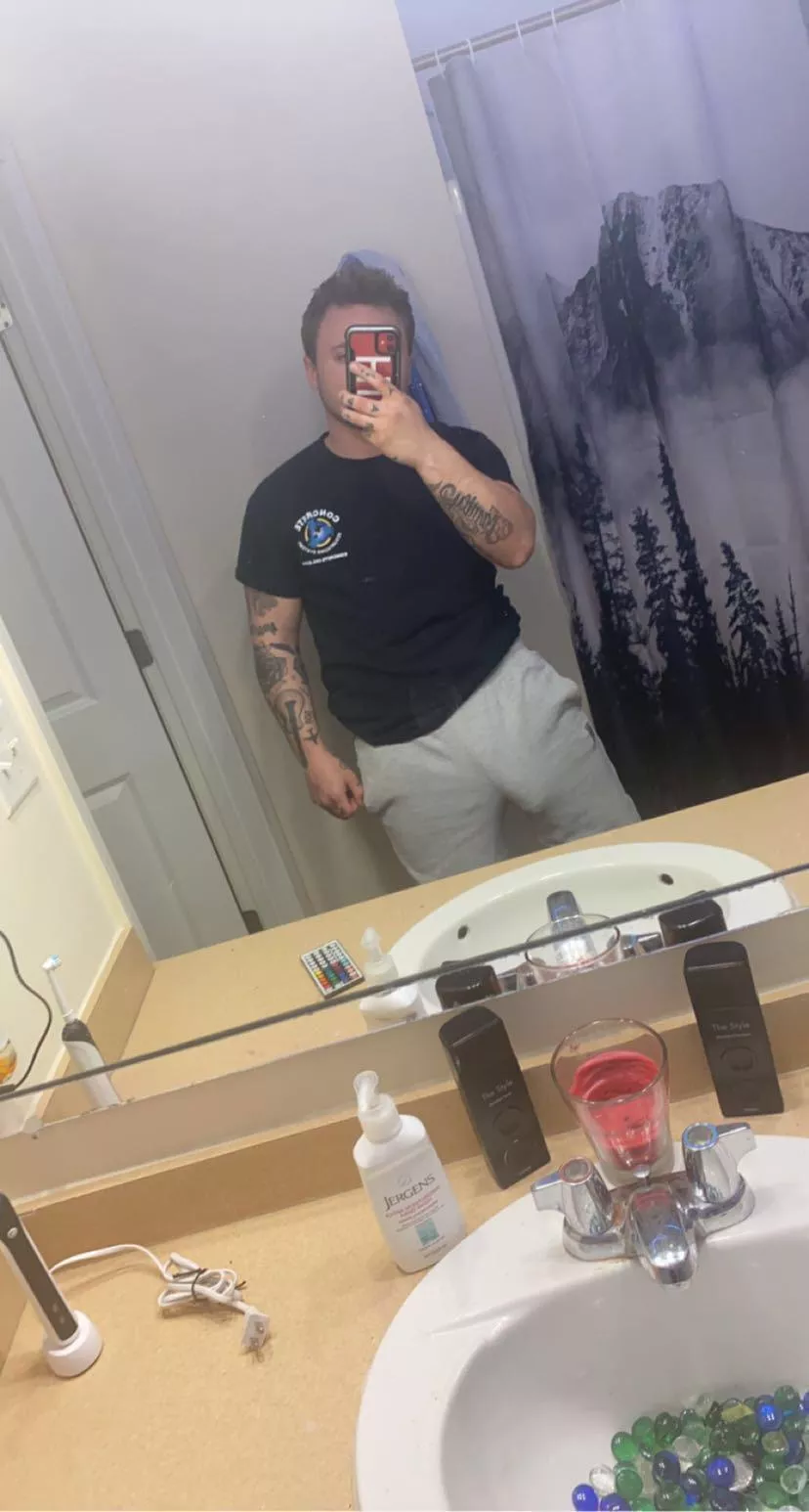 ⬆️ if you love grey sweats posted by MattHaze420