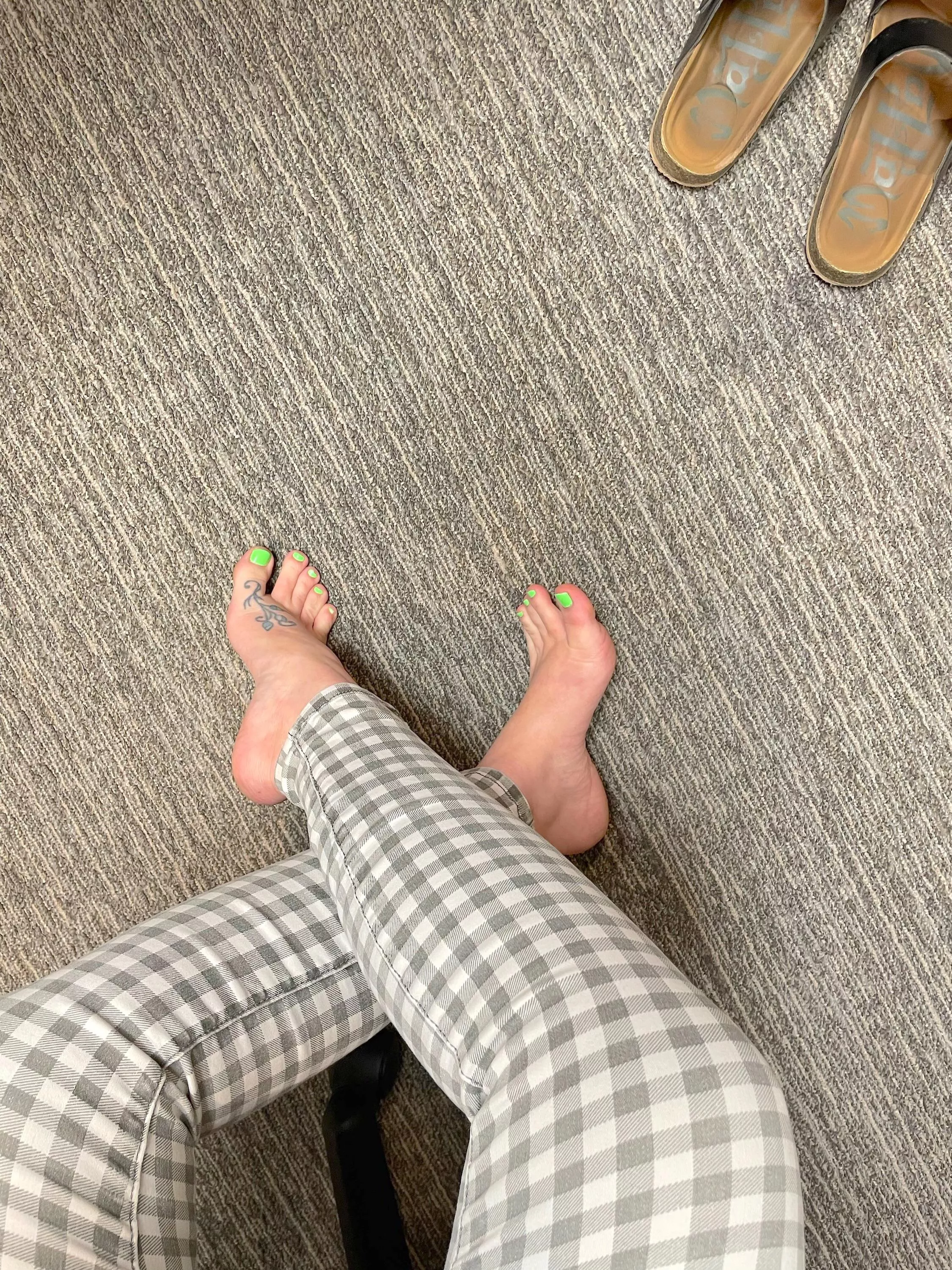 If you walk into my office.. posted by HotWifesTalentedFeet