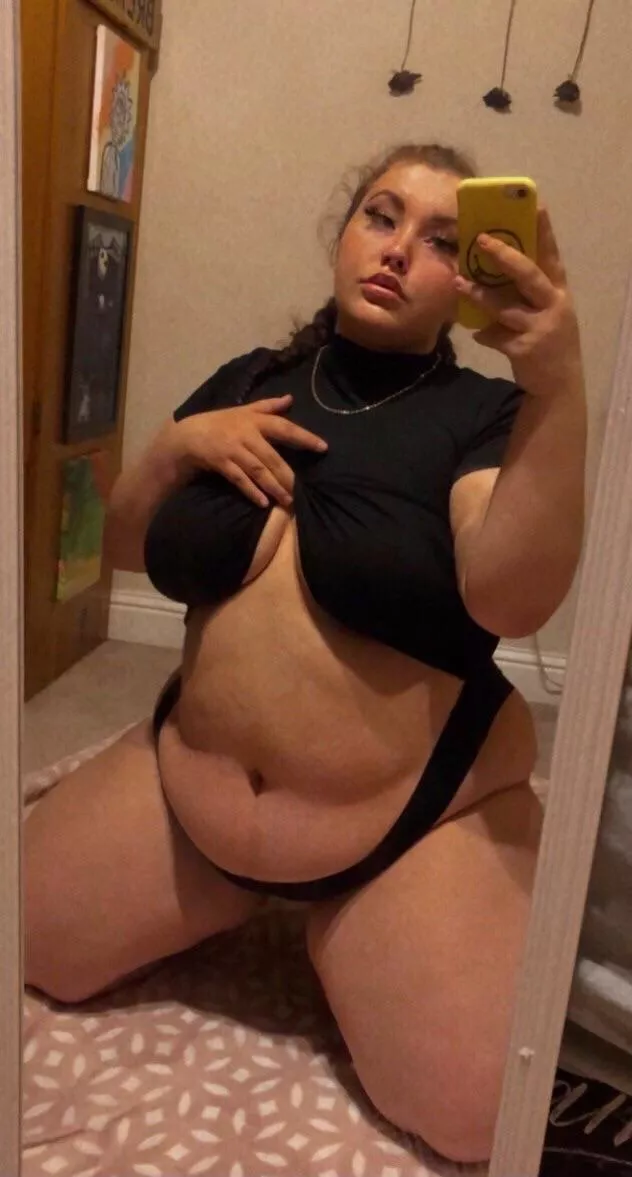 Ik Iâ€™m a BBW but do I look like a MILF to you?ðŸ¤” posted by xplicitshae