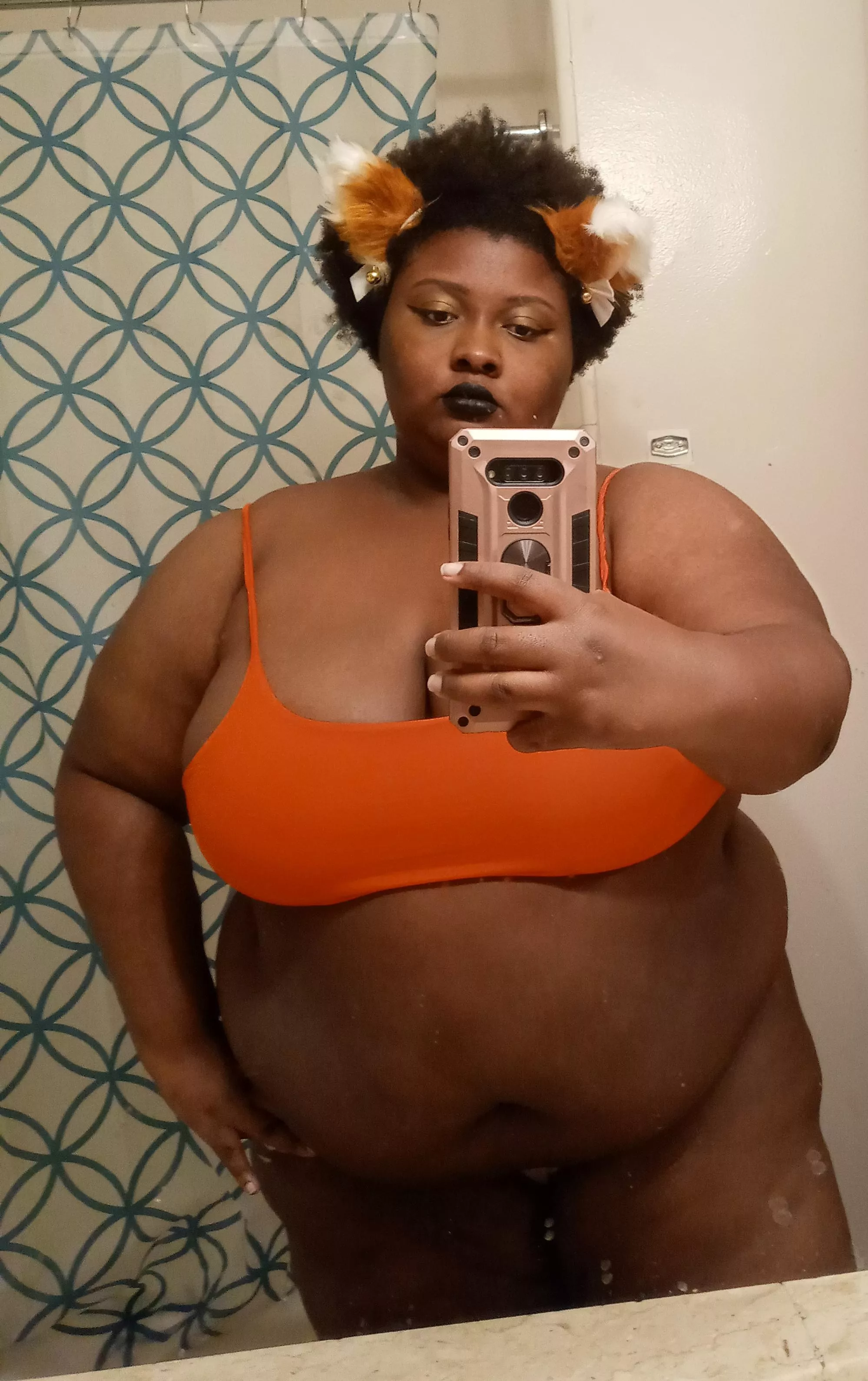 I'm a fox 🦊 posted by theboringbbw