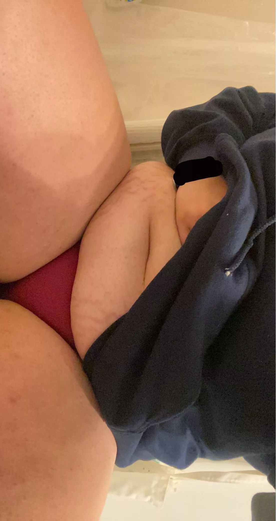 im a little extra thick when i sit, i hope that’s okay🥰 posted by hornygirl733